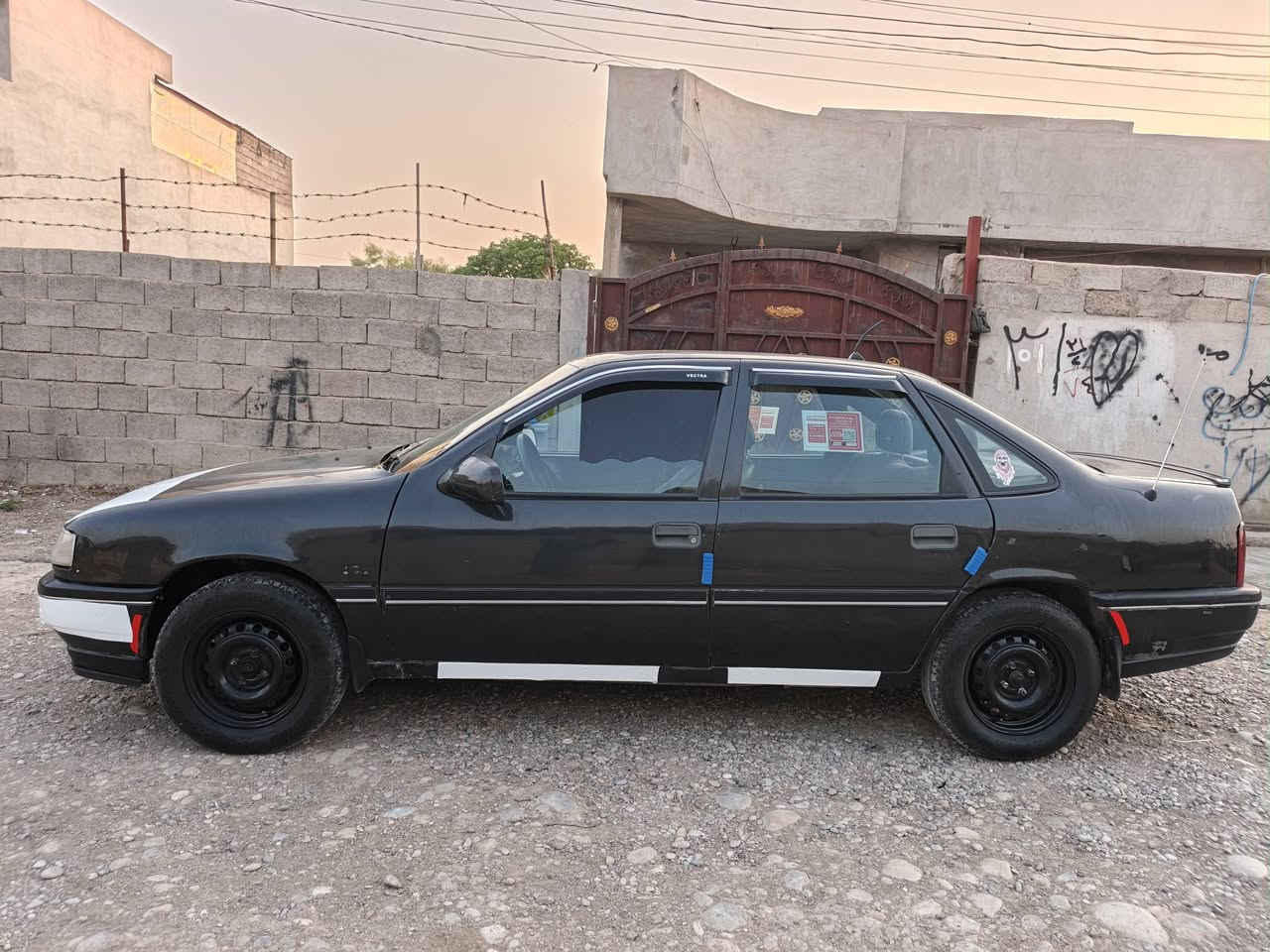 (السلام عليكم) للبيع ومراوس اوبل فكتره رقم كركوك السنويه مشروع وطني 2029دفتر بانزين بيها كير محرك صدر شرط بدون حادث محرك 16موديل90تخم تاير جديد لايت زينول كشنات مال سدس سياره جاهزه من كل النواحي تحويل وكاله بكيفك(السعر27)(»(***********))
