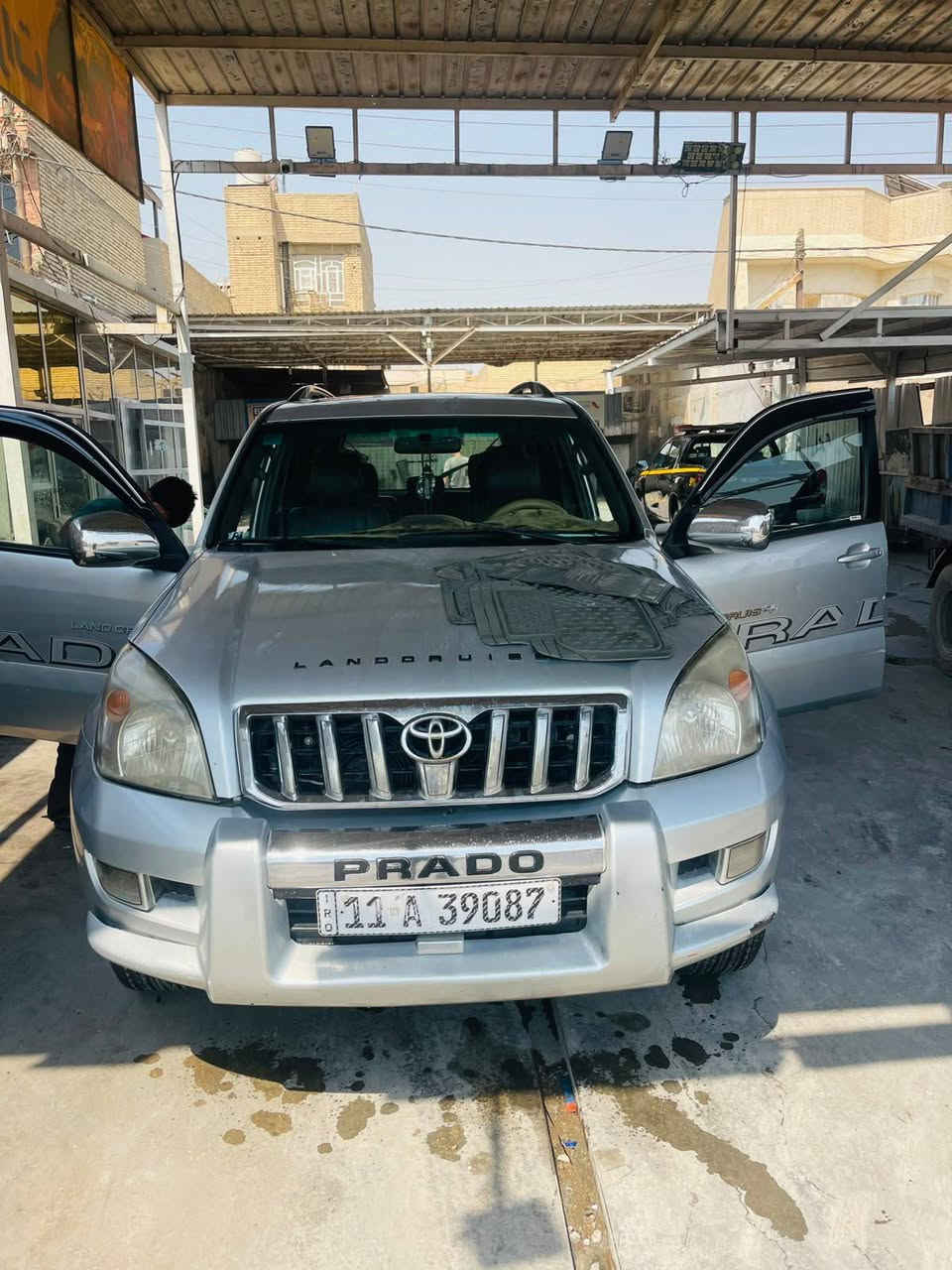 برادو ٢٠٠٨  /٦سلندر ٧راكب السياره بيها صبغ ٣قطع مكان السياره بغداد السعر ١٤٥/التفاصيل على رقم الهاتف/***********/ ***********
