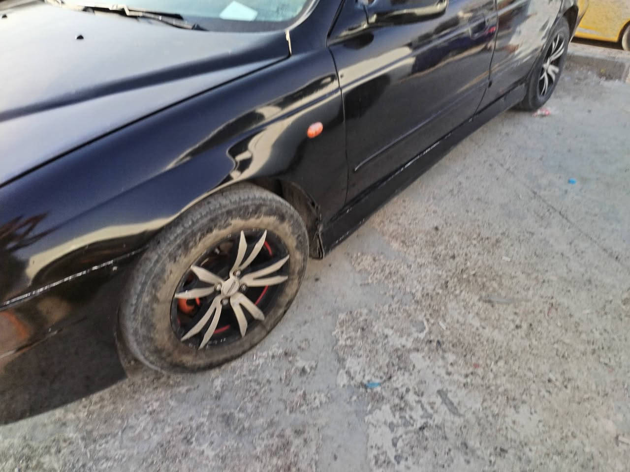 للبيع دايو لكنز موديل 97 محرك مفتوح كير عادي مصبوغه عام لجماليه فقط رقم شمالي سنويه جديده شرط التحويل  العنوان كركوك ال سعر ٣٤ /*********** //***********
