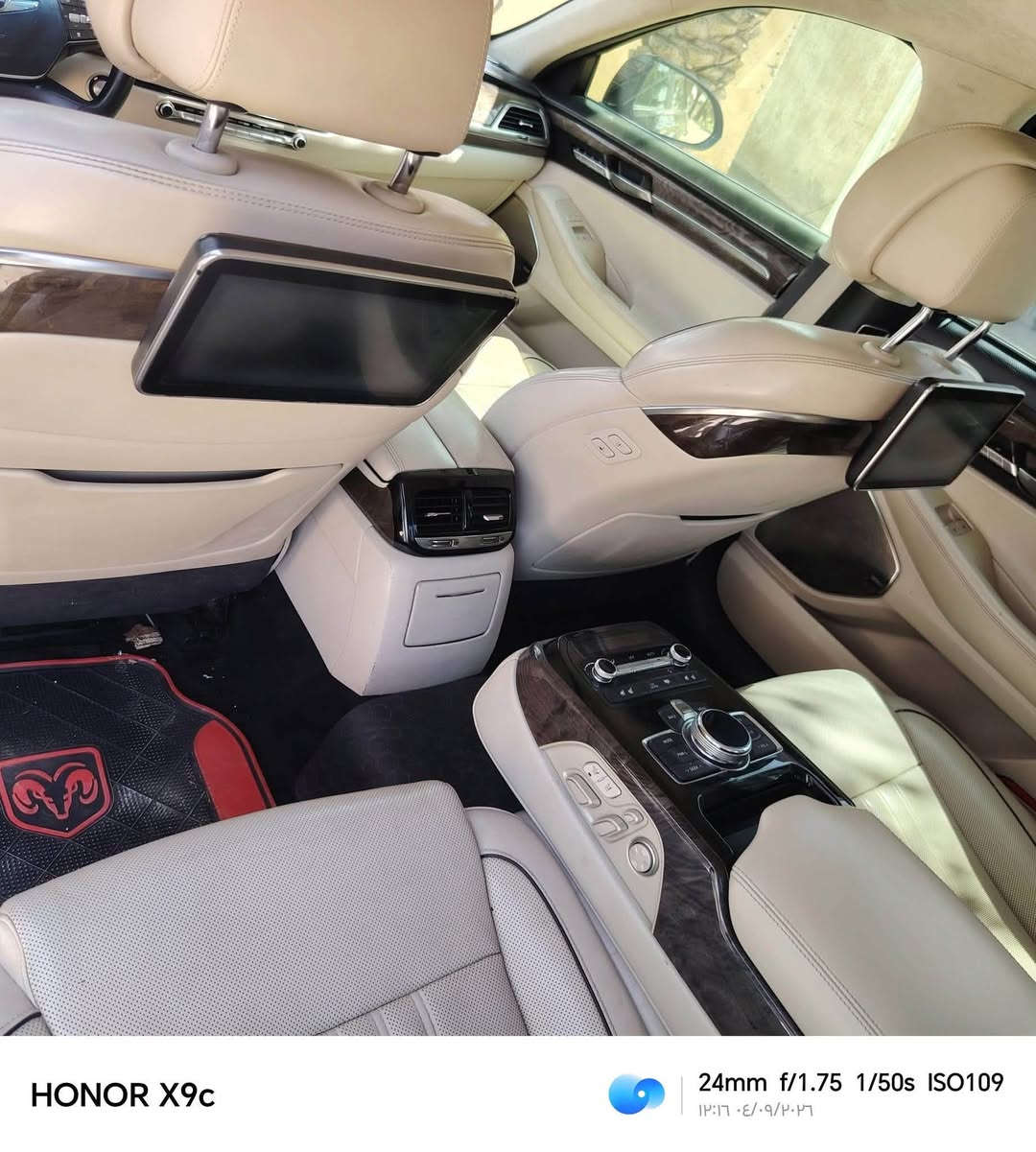 سلام عليكم 
للبيع  G90 ULTIMATE اعلى فئة ابواب شفط 
رقم شاصي KMHG54JH1KU050537
موديل 2019
8سلندر 5.0  
وارد امريكي رقم شاصي مرفق بس بنيد صبغ باقي مكفول كير ومحرك كفالة
السعر 240$ وبيها مجال سيارة نظيفة
رقم بغداد - العنوان الديوانية 
***********
