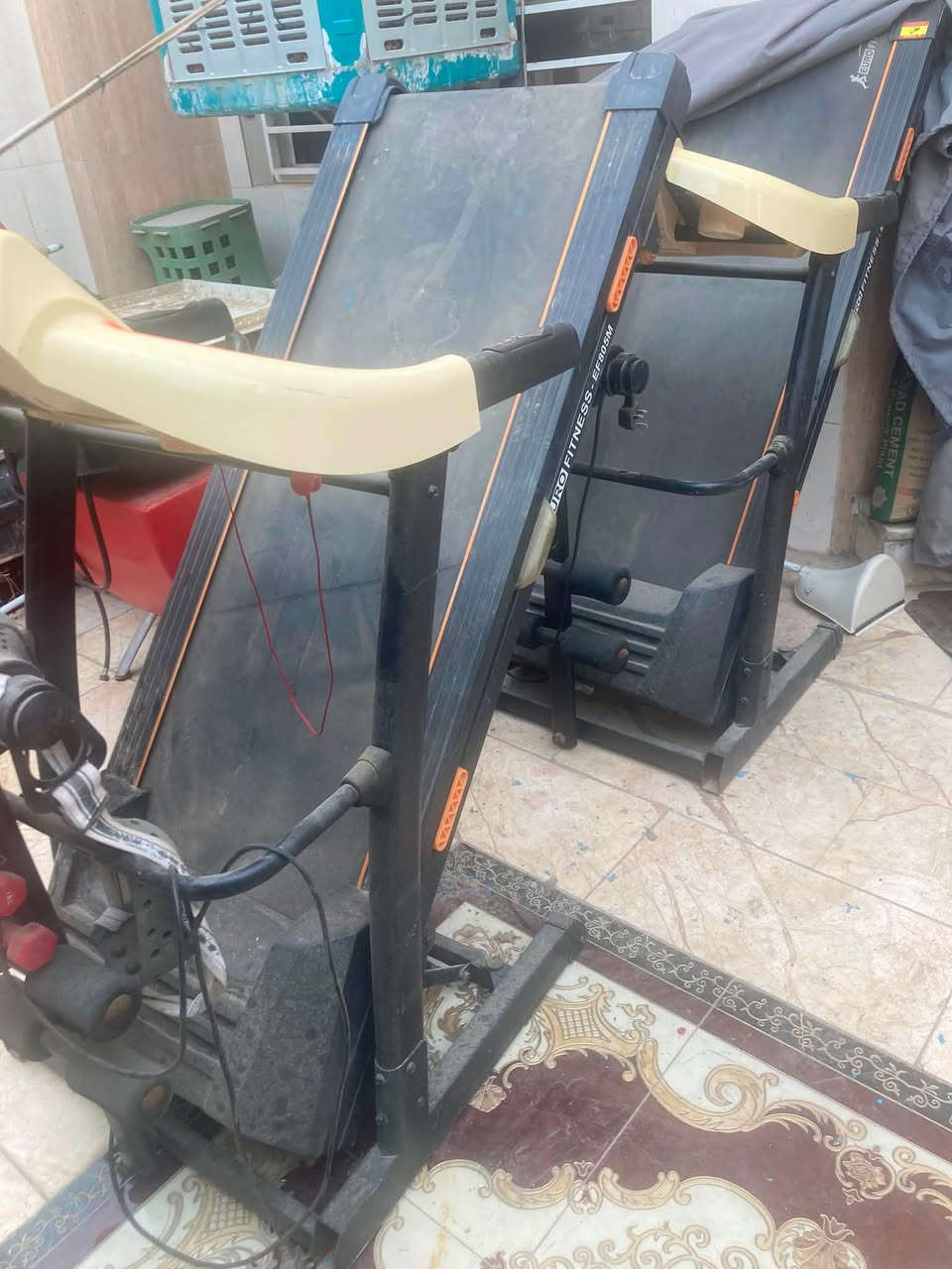 اخر قطعتين اجهزه رياضيه دبل ماطور مال قاعات رياضيه نضافه ٩٩/١٠٠ على الفحص شغالات من كلشي  يوجد توصيل جميع المحافضات ***********
