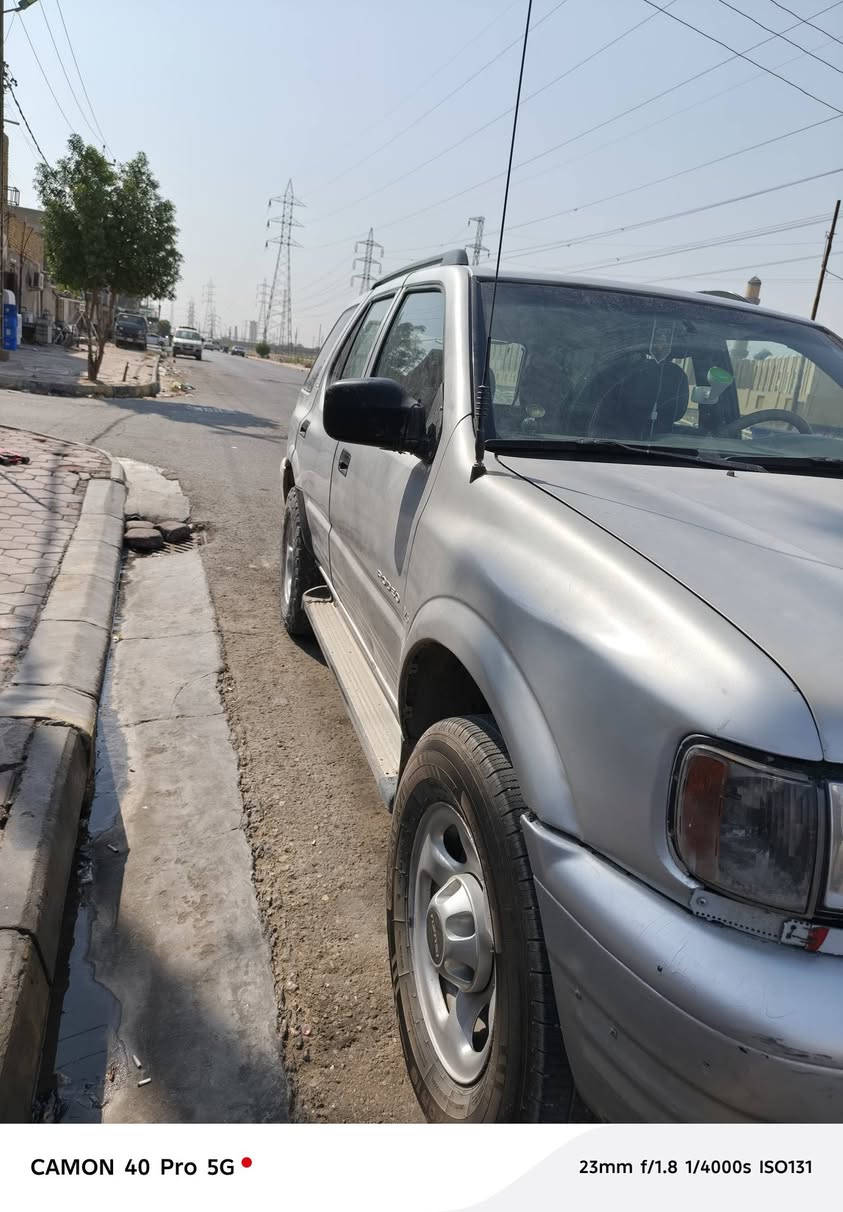 السلام عليكم شباب السياره للبيع او مراوس مراوس  سياره زوزه راديو موديل 2000  سياره نظيفه كلش بس بيها ضربه بسيطه سياره رقمها دهوك وراعيه موجود السعر 57وبيه مجال 
 للاستفسار اتصل ‏‪***********‬‏ الرقم بيه واتساب مكان السياره الكوت
