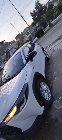 للبيع في بغداد 🚗✨ ‎​تويوتا كورولا كروس (Toyota Corolla Cross) موديل 20...