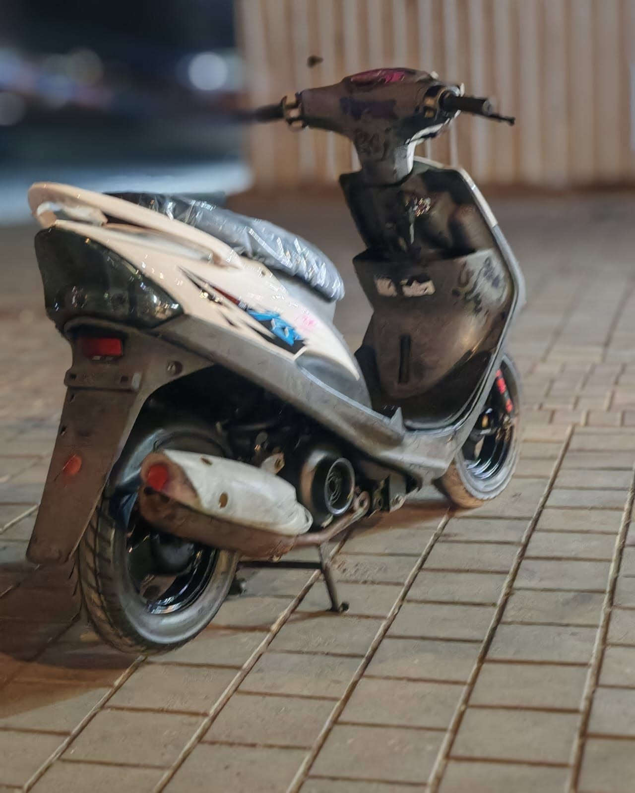 سلام عليكم.... مكلف بلنشر
دراجة ماكس عدله 🛵 للبيع
دراجة شلعه معدل كهربائيات كلهه شغاله 
دراجة جديده بلاديه 
أي نقص مابيهة
جيب فيتر وتعال افحص
العنوان بغداد مدينه الصدر  الاستفسار الاتصال على الرقم 📞 ***********
