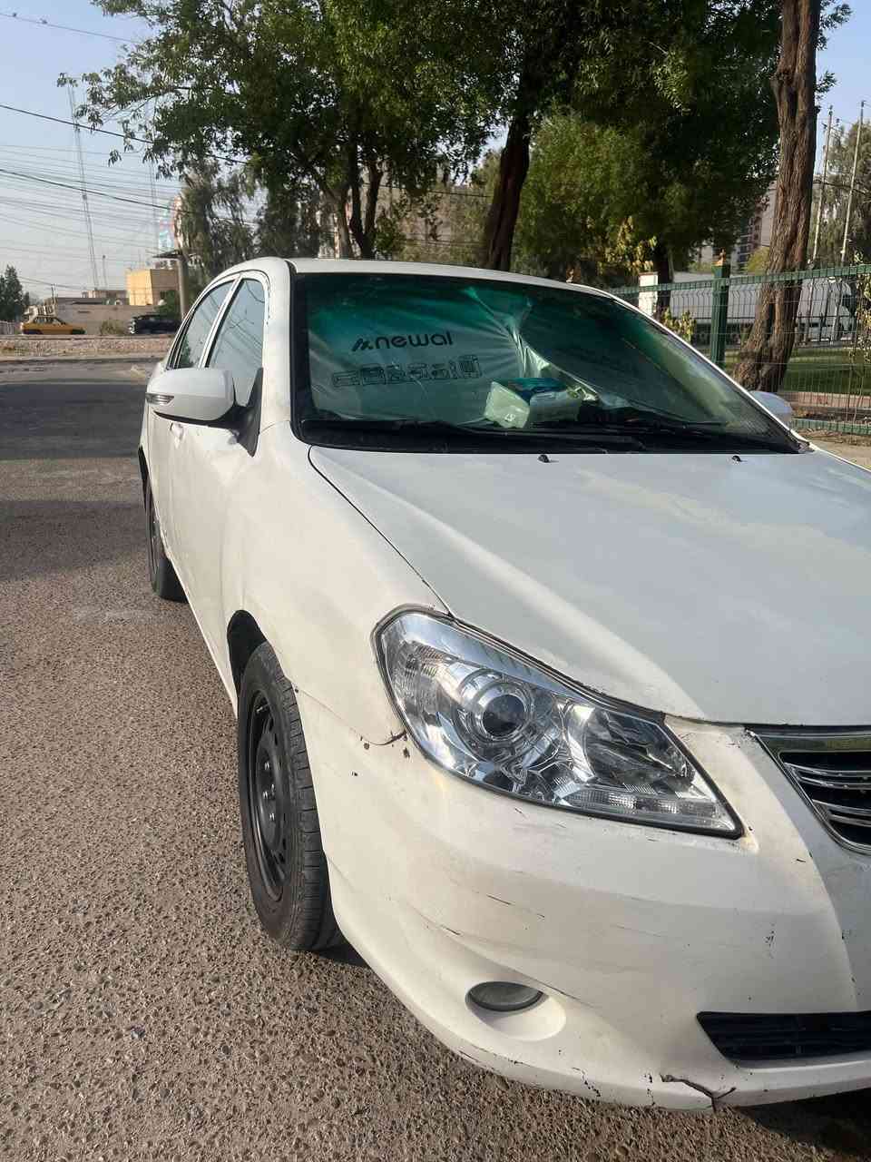 byd-G3 السيارة نظيفة مكينة محور كورلا نحلة 1.6 اوتوماتيك كهربائيات كلها شغالة فتحة بالسقف شغالة كشنات جلد داخلها نظيف
تخم تاير جديد وباتري جديد
بيها طخة جاملغ خلفي يسار وقليل 
خياس بابتين يمين
وتبريدها عاطل

مكانها بالدورة تحويل ثاني يوم
الشراي اتصال ***********
