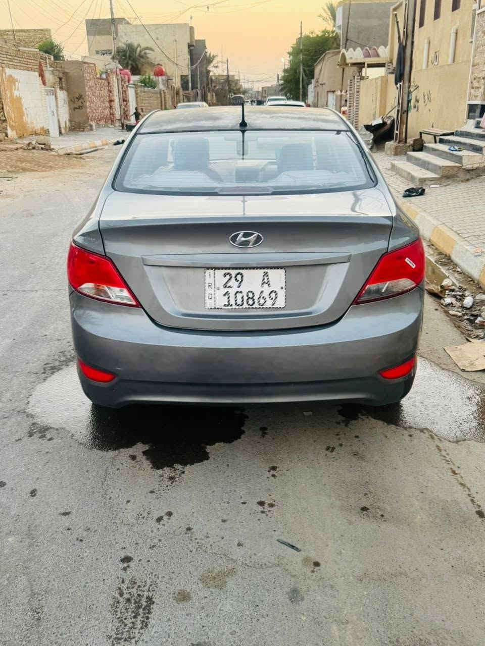 *********** اكسنت ٢٠١٥ خليجيه مكينه ١٦٠٠ تخم تاير تبريد شغال رقم واسط بأسمي حداديه جديده بيه رشات صبغ للجماليه بدون ضربه السعر ٧٢ مكان السياره واسط
