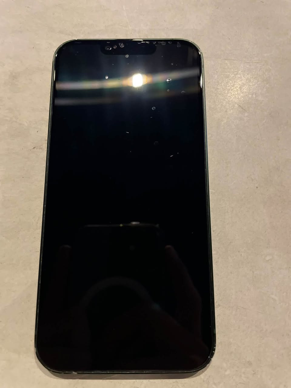 ايفون 13عادي لون زيتوني جهاز مامفتوع بطاريه84بي بس كسر بضهره خفيف كارتونه موجوده *********** واتساب وتصال خط فقط متواجد تحياتي
