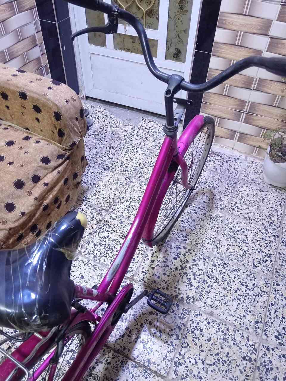 السلام عليكم بايسكل للببع حجم 26 سعر 70مكان حله نادر التالته رقم وتساب***********
