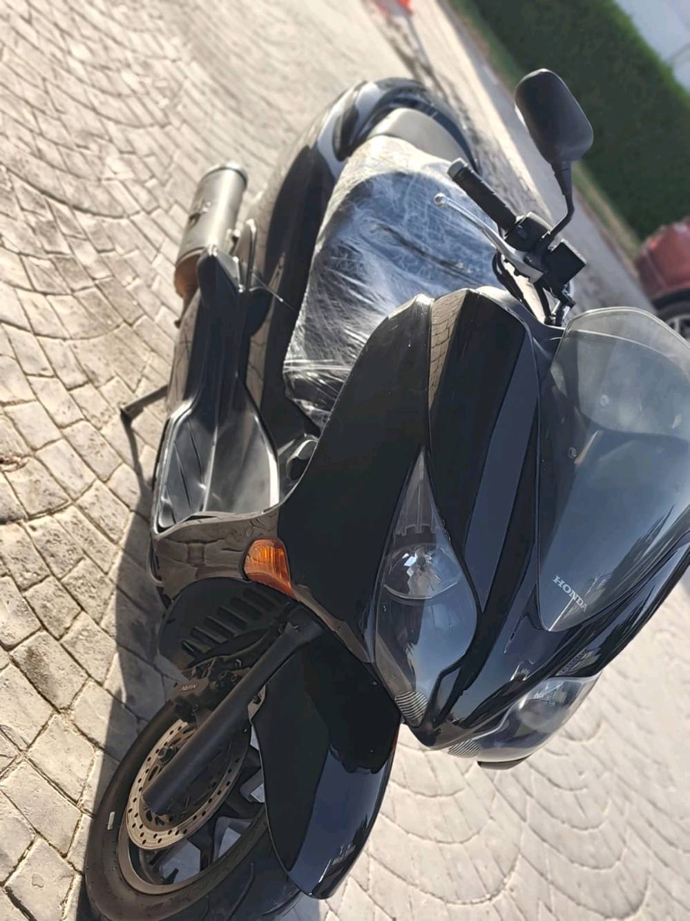 سلام عليكم 
 هوندا فورزا 010 S7  
غنية عن التعريف 
مواصفات 
ماكينة 250 cc 
بيها 7 كير و4 تحويلات 
كير شغال واوتوماتيك كامل 
ماكينة كبس مامفتوحة ابد 
كهربائيات شغال كامل 
هند بريك شغال 
ستاند حساس شغال  
تايرات جديدة 
بيها أوراق جمرك 
الدراجة خير من الله 
يحتاجلها شويت ترتيب 
الدراجة مابيها ايا عيب 
تواجد اربيل 
السعر 12ونص وبيها مجال لطيبين