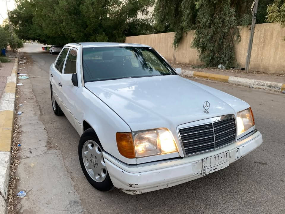 سلام عليكم للبيع مارسدس بيبي موديل 94 رقم انبار تحويل مباشر محرك بلادي خراطيم كير محرك جدد حداديه جديده تخم تاير جديد تبريد شغال ثلج قواعد دبلات جدد بدون الحيم او خياس سياره جاهزه سعر 55 وبيها مجال مكاني كربلاء 
***********
***********
