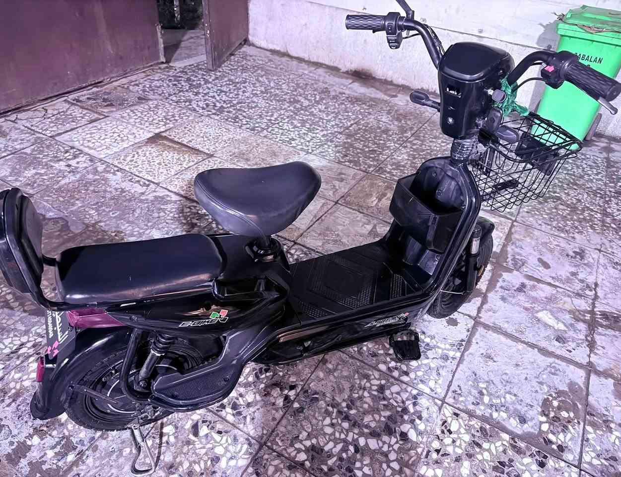 السلام عليكم
دراجه شحن حجم 14 للبيع كلشي مابيه نظيفه مستعمل اقل من سنه 
سعره 200 الف وبيها مجال بسيط 
الهاتف:*********** واتساب موجود ايضاً
