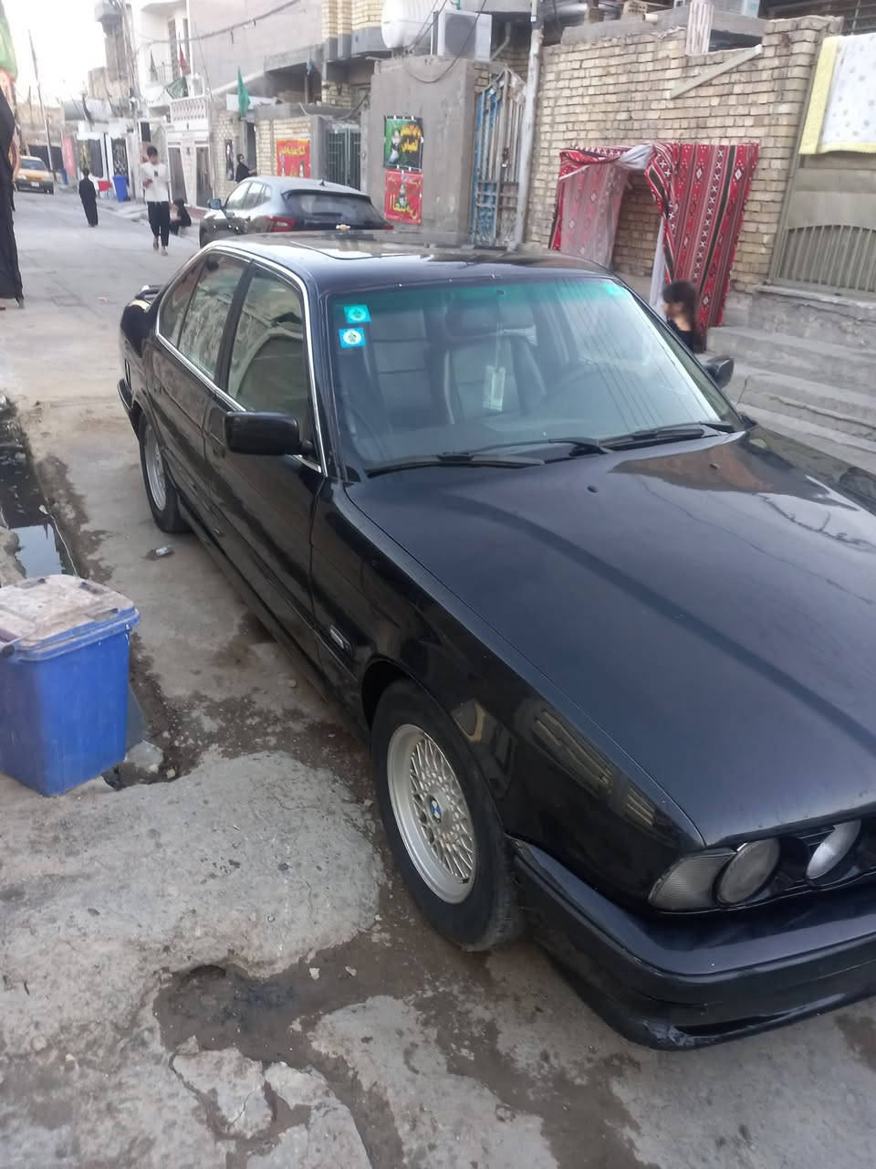 بي ام.٥٢٠ موديل٩٥بسمي بغدادسياره جاهزه تبريد قطعتين ثلج السعر٤٨وبيها مجال تصل ودلل***********مكان السياره بغداد
