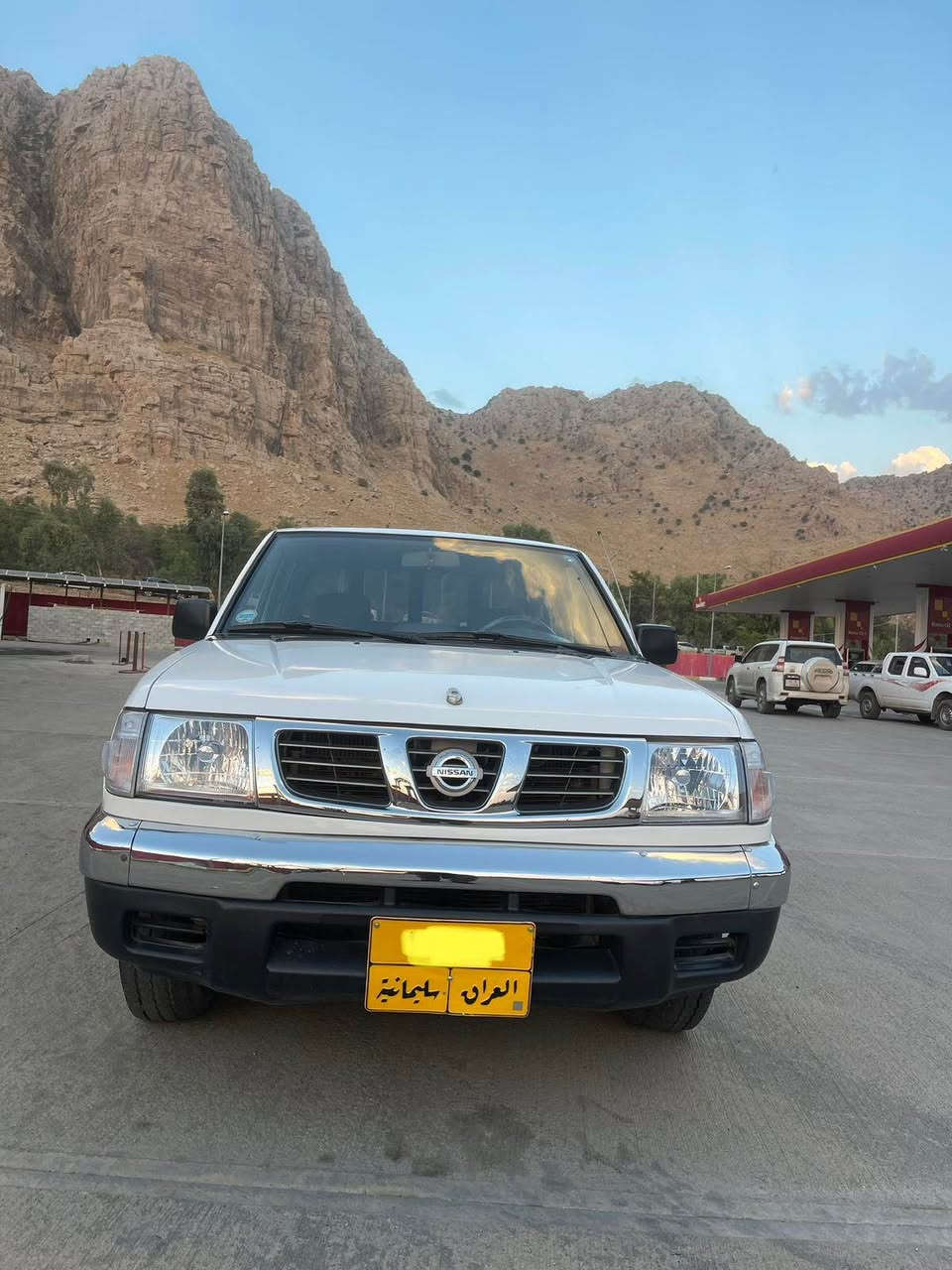 نيسان ٢٠٠٢ • مكينة ومحور • كاميرا