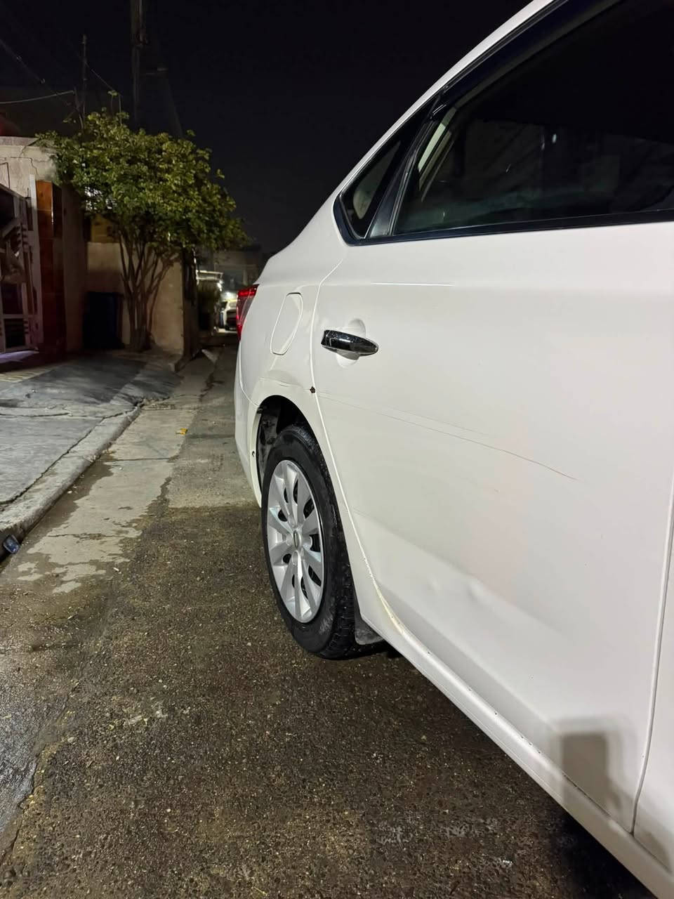 للبيع نيسان سنترا موديل 2019 خليجية ماشية 123 سيارة خير من الله مكينه كير مكفولات بيه ضرر صغير موضح بصورة للاستفسار الاتصال ع الرقم ***********
