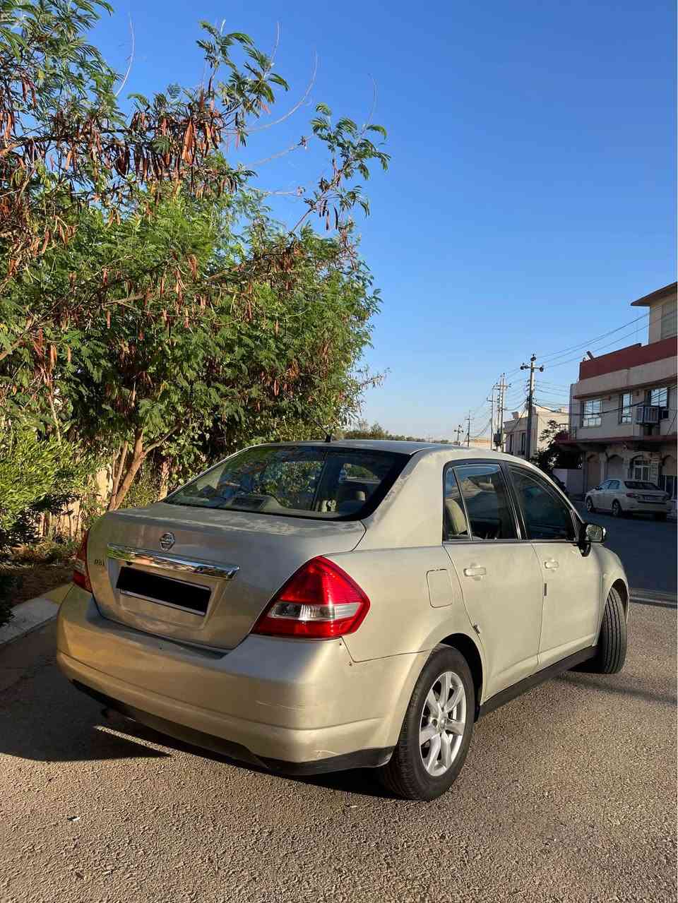 کوردی 
‎سیارە بۆ فرۆشتن
‎نیسان تیدا مۆدێل ٢٠٠٨

‎سەنەوی تا ٢٠٣١ نوێیە

‎هەموو شوێنێکی بەشەرت

‎گێڕ و مەکینە و تەبرید بەشەرت
‎سەیارەکە تەنها دوو شوێنی ساردەکوتی  بچووکی هەیە، هیچی تری نییە
‎چوار تایە و ویلی نوێی لەسەرە
‎چوار جامی عادییە
‎سەیارەکە بە ناوی خۆمەوەیە نموونەیە لە پاکیدا
‎ژمارەی مۆبایل: کۆرەک: *********** 
                                                                ئاسیا: ***********
نرخەکەشی 82 وەرەقەو مەجالێکی کەم 

العربية
سيارة للبيع
‎نيسان تيدا موديل 2008
‎السنوية جديدة لغاية 2031
‎بشرط الفحص بالكامل
‎القير والمكينة والتبريد بشرط الفحص
‎السيارة فيها تصليح بارد خفيف في مكانين فقط، لا غير
‎أربع إطارات وويلات جديدة
‎أربع جاملغات عادية (أو: أربع جامات يدوي)
‎السيارة باسمي نموذج في النظافة

السعر 82 ورقة ومجال بسيط)

رقم الهاتف: كورك: *********** 
                      آسيا: *********** كويسينجاك, أربيل
