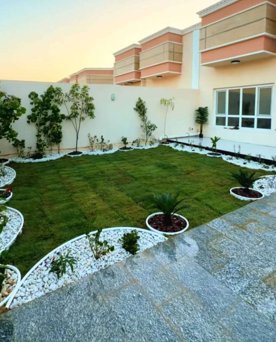 رتب حديقتك ويانه تصميم وتنفيذ بغداد والمحافظات
أنسب الأسعار كادر متخصص  مكافحة الارض والحشرات في مواد امنه تسميد  اختار التصميم والباقي علينه ***********

نص مكتوب في الصور:
- علي الحلواني مصمم حدائق من بغداد فقط لأن الجمال يبدأ من حديقتك تنسيق الحدائق زراعة الأشجار والنباتات النافورات والديكورات المائية أعمال الحجر والأرضيات *********** بغداد