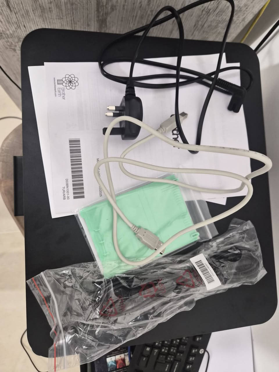 السلام عليكم طابعة brother DCP-T530DW نظافة 100% مدة الاستخدام 4 ايام فقط 
مناسبة كلش لطباعة الملازم و الكتب 
ملحقاتها الاصلية كاملة حتى كتيب الاستخدام موجود 
سعر البيع 200 الف 
اليحب يتواصل على هذا الرقم 
***********
