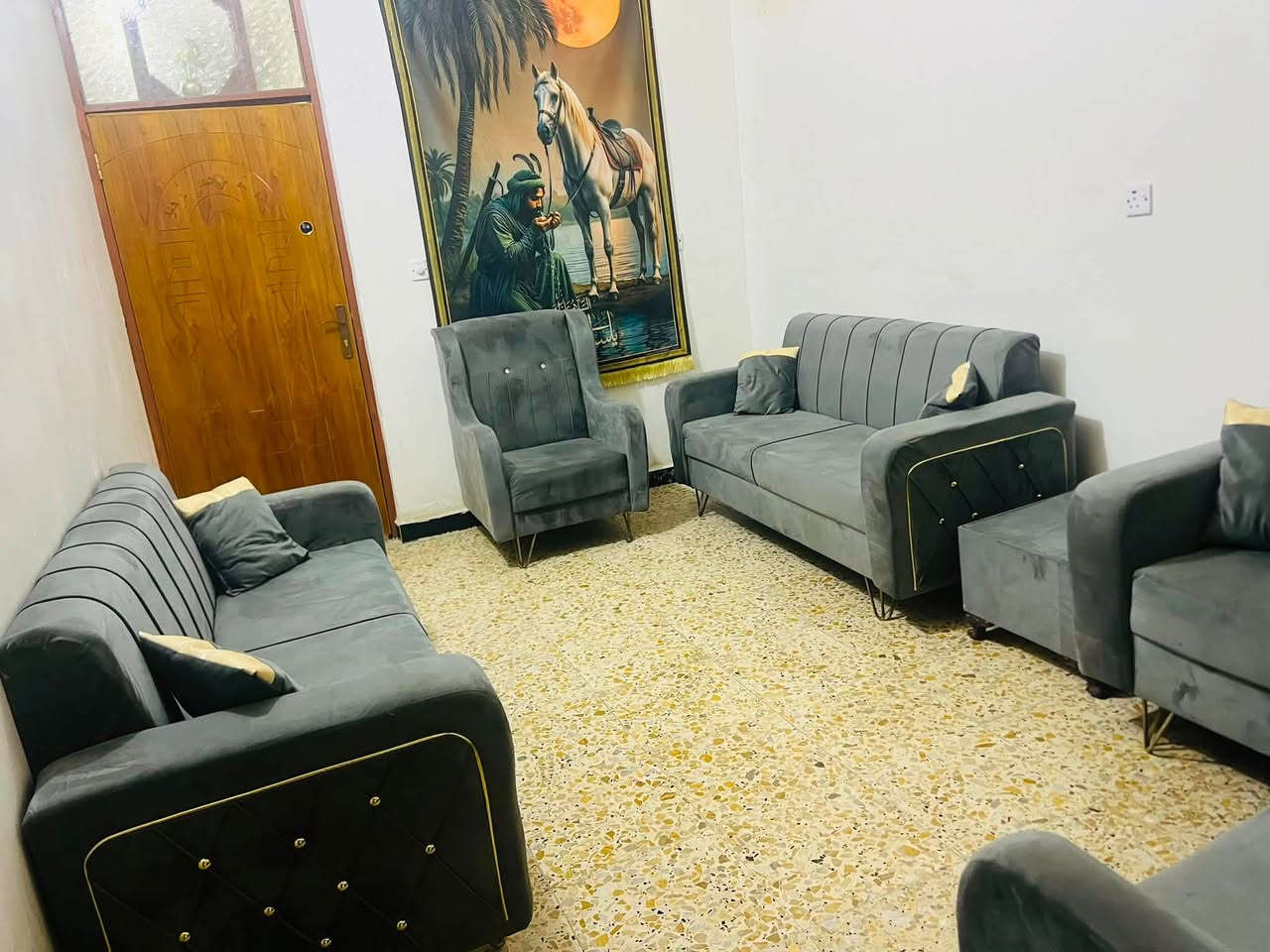 سلام عليكم تخم عشره مقعد بدون اي ضرر مكان مدينت الصدر سعر ٢٥٠واتساب***********

