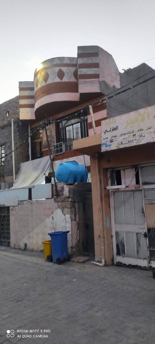 العنوان  دوانم شارع ابو رحاب  100متر مربع 50ب50كافة الخدمات يريد ياخذ 50 او ياخذ 100متر مربع  ويصير ستثمارة ***********صاحب دار
