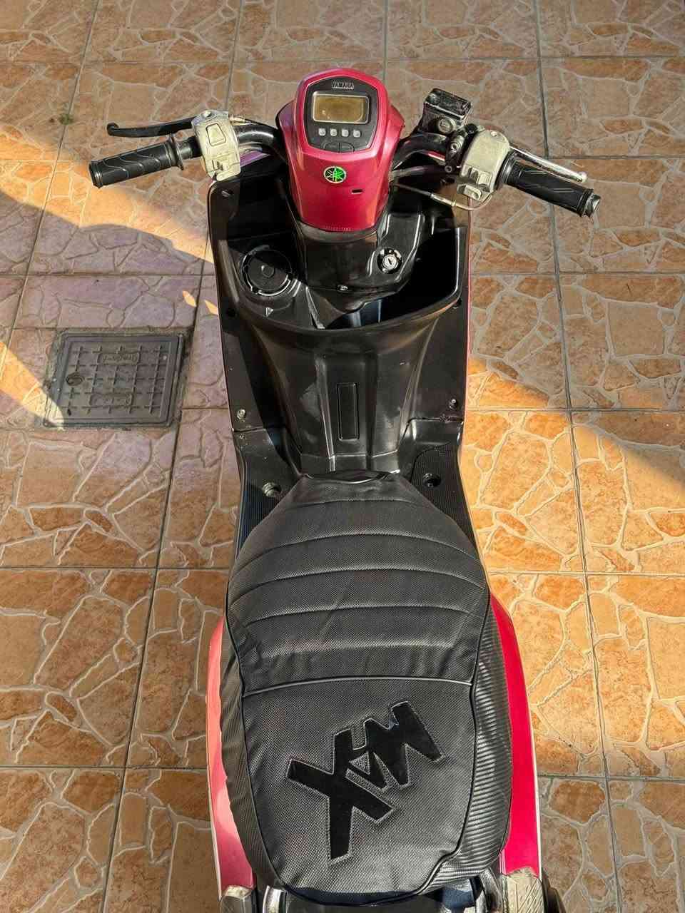 ماطور ياماها بوليسي ياباني ، دراجة فول نظافة ، محرك sport رياضي بشرط ، كفر بلادي ، باتري وكابريتر وفيت بمب جديد ، وتايرات مع الويل جديد، وكهربائيات بشرط، للاستفسار ***********
