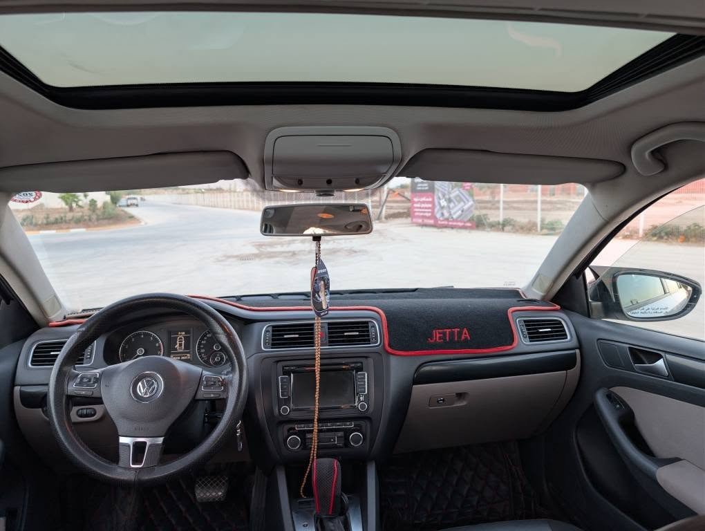 جیتا خلیجی ٢٠١٢ قەپات مواسەفات
مەکینە ٢.٠ مەڕغوب

٦ گیێڕ 

٤ جام auto

شاشە گەورە و aux و Bluetooth 

مکەبەرەی boss 

حاسەی دواوە و پێشەوە 

ئاوێنە کارەبایی و شەفت 

سڵاید 

بیلاد جامەکانی دژەخۆرە 

ناو زەرد 

٤ تایەی نوێی لە ژێرە 

کامل سێرڤسی تازە بۆ کراوە
 
بانس و فویل پەمپ و پلاکی تازەی لەسەرە گێڕ و مەکینەی بەشەرت و نەکراوەتەوە 

ڕۆن و هایدرۆلیکی تازە بۆ گۆڕدراوە 
سەیارەیکە زۆر بێ مەسروف و توند و تۆڵە 

سەنەوی و هەزەی تازەیە 

هیچ خەلەلێکی نییە سەیارەیەکی زۆر بێ مەسرەف و بەنزین کەم ئەخوات بەرمەجە کراوە بۆ ١٠٠ کم ٥.٣ لیتر ئەخوات 
بۆ بەنزینی نۆڕماڵ هیچ کێشەی نییە 

بۆیاخ دوو پارچەی هەیە چەمەلەغ و بۆنیت بێ ئێرباگ 
لای چەمەلەغەکەی یەک تۆز ناوی گرتووە 
نرخی ٩٦ وەرەقەو مەجالێکی زۆر کەم 
گۆڕینەوەش ئەکەم 
*********** السليمانية, العراق
