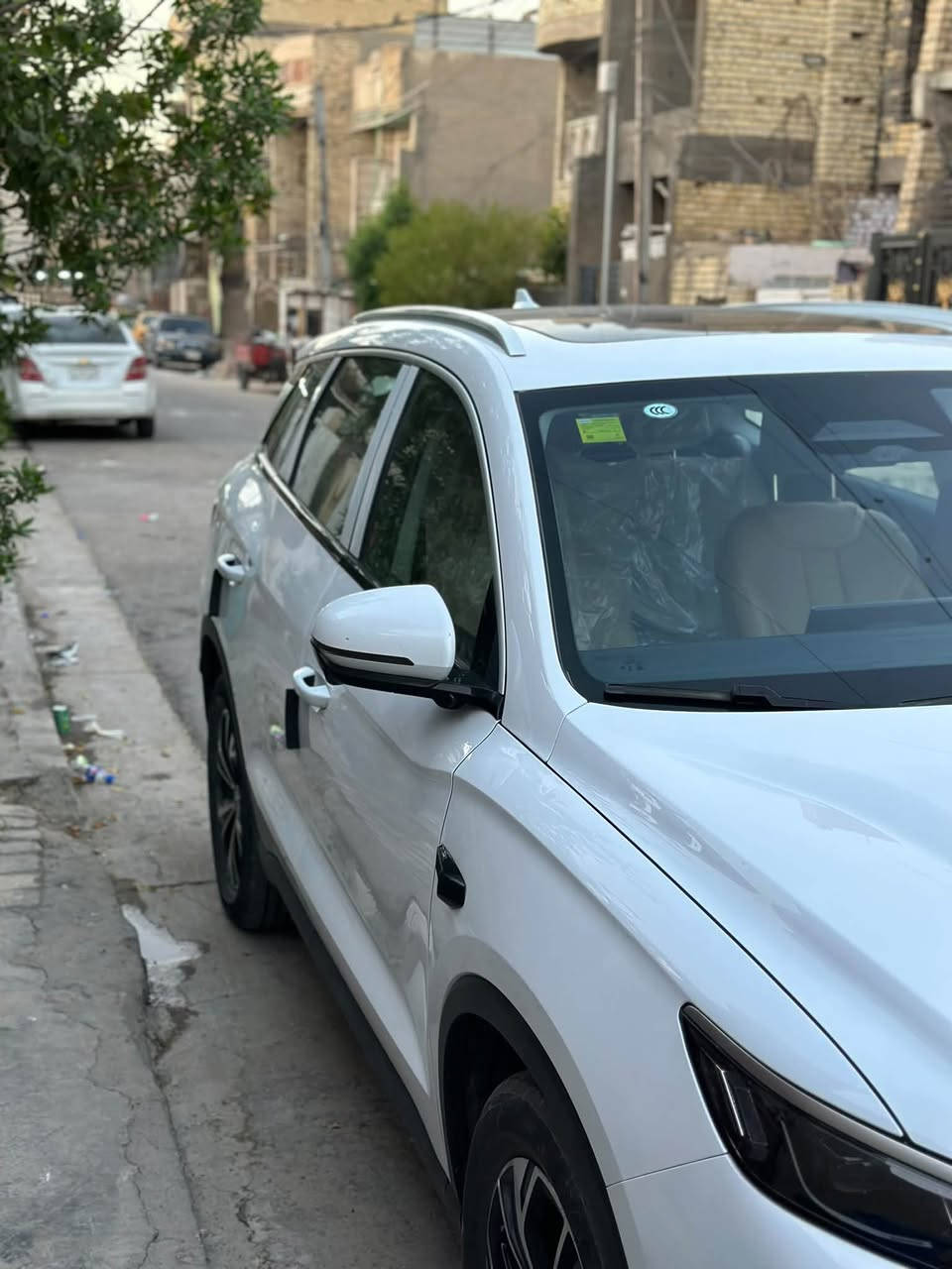 Byd سونك برو فول
سقف بونراما 

لد داخلي متغير بلادي 

١٣ كامرة 

فول رادارات +حساسات 

قيادة ذاتية 

اوتو بارك 

مري شفط واشارة 

صندوق كهربائي شفط 

مكفولة من كلشي 

ماشية ١١ الف الكلي 

جديده بعده بيها خام الشركة 

السعر ٢٨ مليون و٣٠٠ 

مكاني بغداد حي العامل

باسمي السيارة تحويل ثاني يوم 

***********
