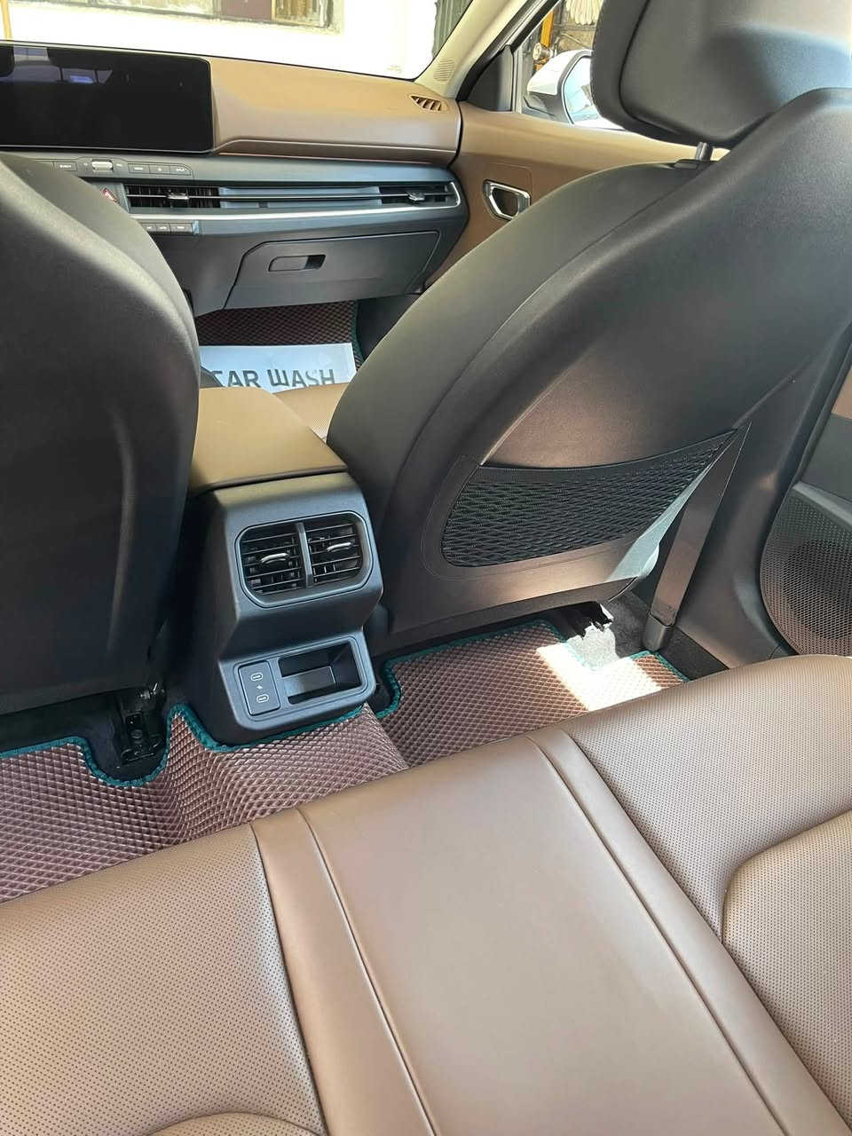 للبيع(Kia K4(2026 خليجي رقم بغداد
ضمان الوكالة تلث سنوات او 100 الف كم مع تلث تبديلات دهن وفلاتر مجانا 
المكان بغداد . سياره زيرو بعدها بدهن الشركه 

محرك1600 تنفس طبيعي لون ابيض ماشيةاقل الالف  كم فقط قابل للزيادة 
تفويلاتها بنزين محسن 
بصمة وتشغيل عن بعد 
لايتات لد متعدد وضعيات تشغيل متعددة واوتوماتيك لد 
لد نهاري 
نظام اوتو هلود 
حساسات امامي وخلفي
ثمان حساسات امامي خلفي 
رادار  و انذار بارك 
كاميرا خلفية تعمل كمراة 
شاشة كبيرة وطوبلة لوحة تحكم الكترونية مقاعد رياضية 
مانع انزلاق 
حساسات ضغط مستوى الاطارات 
نظام كار بلي اوتو كار لا سلكي وعرض شاشة الموبايل 
مع انظمة الملاحة
ومنافذ تايب سي متعددة
وضعيات قيادة متعددة ايكو عادي رياضي 
شاشة الكترونية تعرض المسافة المتبقية بالنسبة لكمية البنزين .
مثبت سرعة 
سايد بريك الكتروني يفصل تلقائيا عند تبديل نمره القير 
اوامر صوتية والتكلم مع السيارة 
انظمة رفاهية وامان 
تبريد قطعتين 
خمس مقاعد وكثير من المواصفات 
سعر 200$  مجال بسيط
 رقم الهاتف ***********
