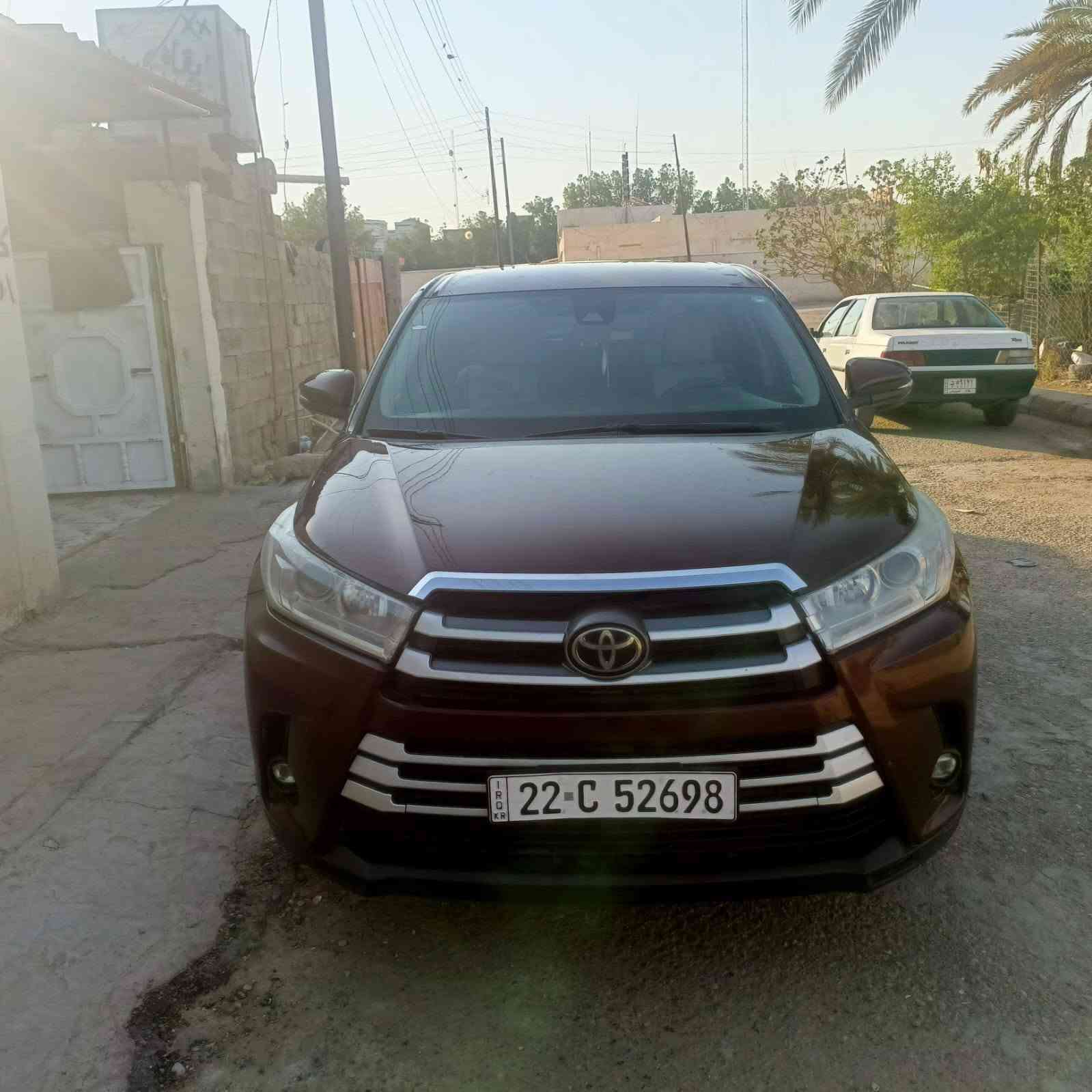 هايلندر موديل ٢٠١٨ نضيفه جدا مال بيت
رقم اربيل والهزه بعدها مو خلصانه والسياره بأسمي شخصيا
صوره الحادث موجوده بالمنشور بس الدعاميه وشويه من الجاملغ 
السياره كلشي بيها على وضع الشركه 
والسونار هم موجود 
للاستفسار ***********
 ***********
السعر ٢٢٠ وبيها مجال للطيبين
