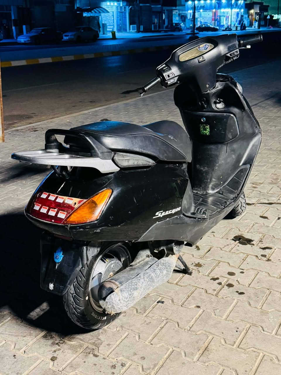 السلام عليكم 
 سبيسي ياباني للبيع ماطورجاهز للاخير ربع ماتذب عليه سلف هندر كهربائيات كله شغاله يرادله باتري بس باتريه ضعيف دشبول بلادي دشبوله شغال قفل جنطه قفل استيرن كلهن شغالات صالنصه ابلاديه من الاخيرالماطورواحدعلى واحدكوت خاجيه شارع 40موبايل ***********
