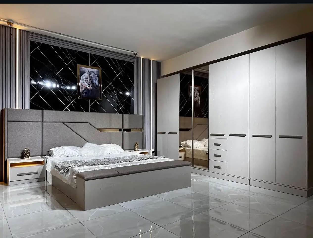 غرف نوم تركيه🇹🇷 

باشكال متنوعه😍😍

للحجز والاستفسار مراسلة الصفحة او الاتصال على الرقم ☎️📞
***********

نص مكتوب في الصور:
- Made with AI