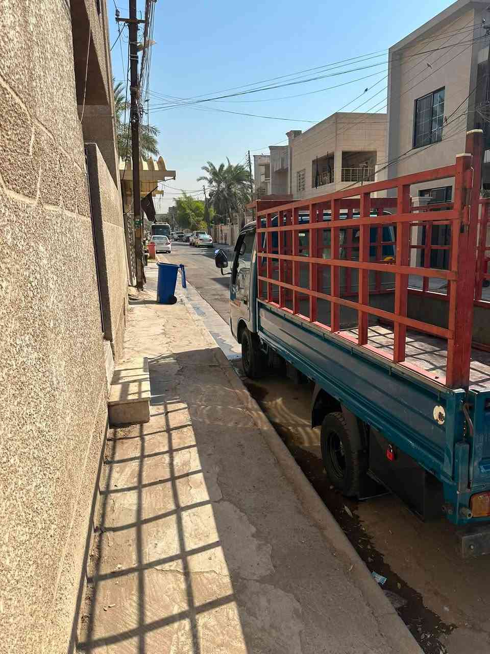 كيه ام عيون
موديل٢٠٠٠ بسمي
مكينته جديده جديده كيره خير من الله 
تبريد شغال
تخم تاير باتري
السعر ٧٣ورقه مكان بغداد الجديده
***********
