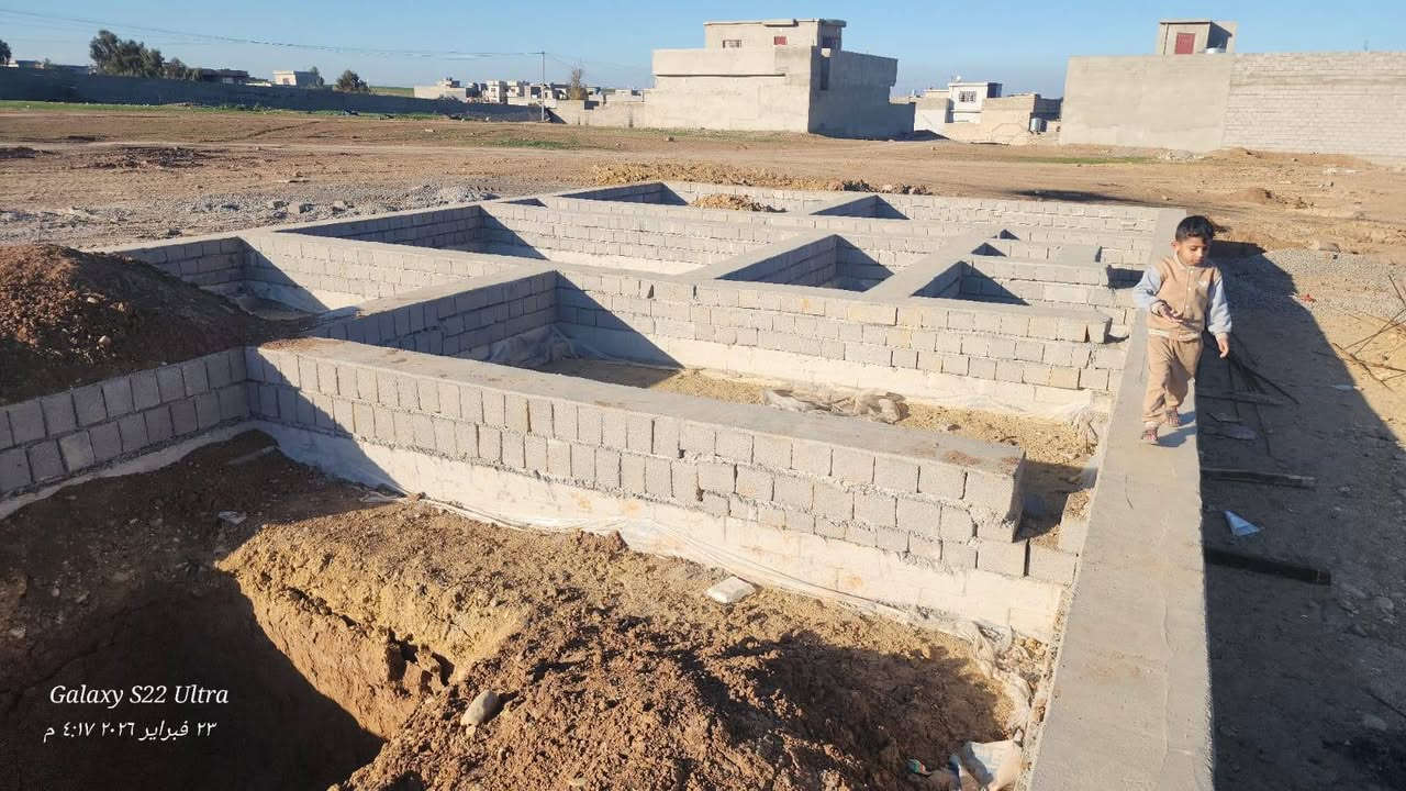 مساحه 190 متر
القوسيات _قرب المدرسه الصينيه 
كرت بلديه 
سند 25
سعر 20 وبيها مجال قليل ***********
