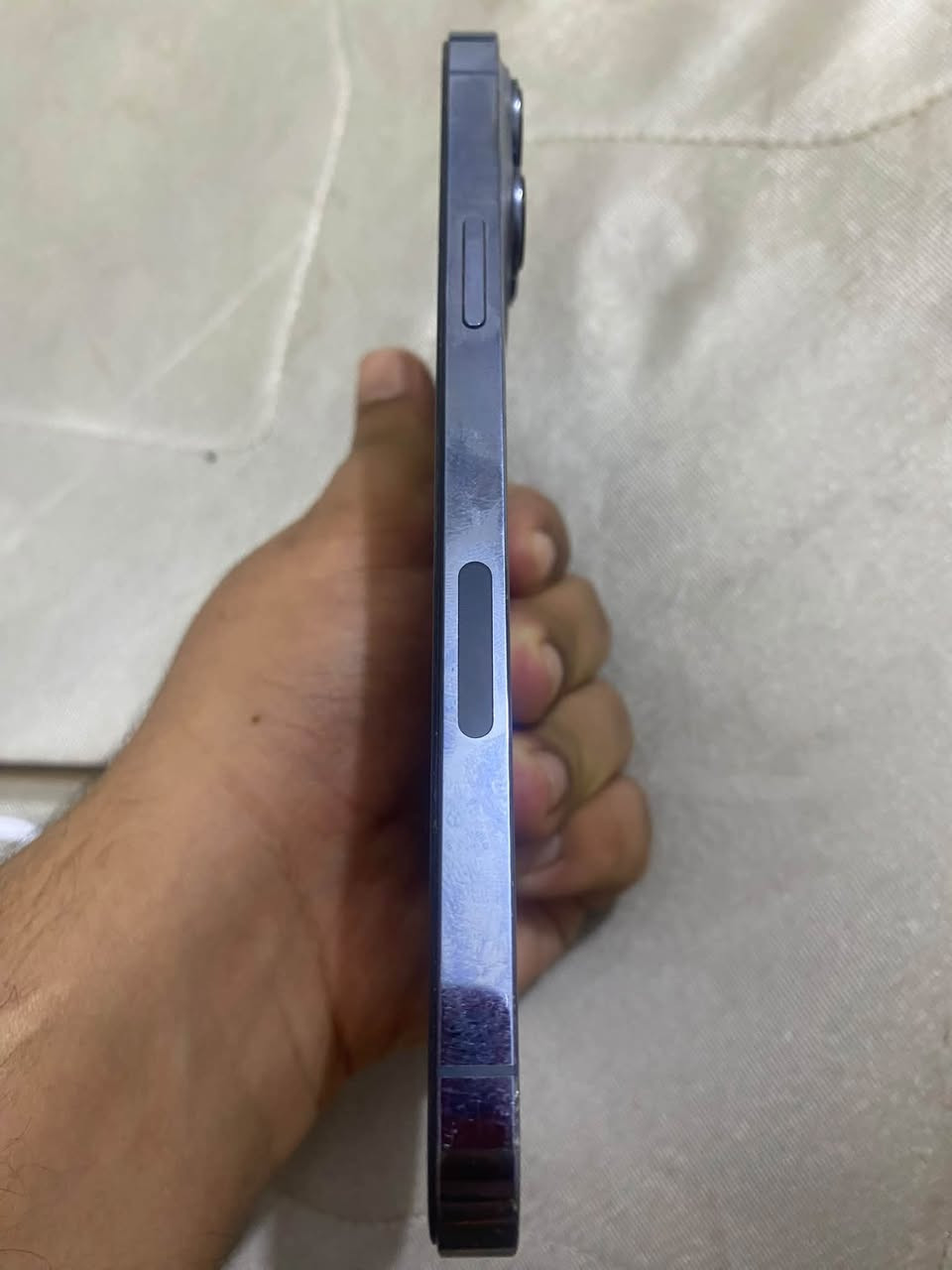 ايفون 13 برو ماكس
شاشه بيها خيال و فطر بالطول و مبدله 
بطاريه مبدله
كاميره مبدله 
كل التفاصيل بالصور 
سعره 375 مجال بسيط كلش 
***********
