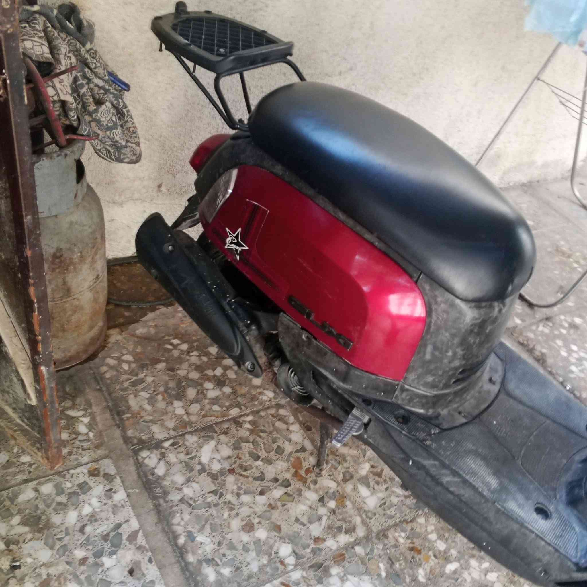 دراجه بوليس نوزل للبيع 
دراجه خير من الله مكينه ناعمه
رايده ب 450وبيه مجال حك جيه
الرقم ***********
