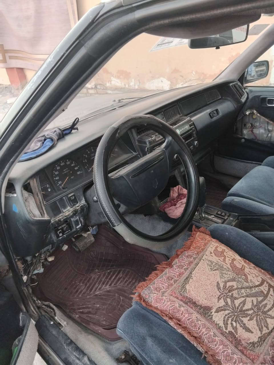 السلام عليكم هارتوب بغداد الرقم الانكليزي محرك وكير وحداديه وتخم تاير جديدات لسياره بلاديه مامصبوغه
 بسمي معروضه 35 وبيها مجال عنوان الصويرة واسط 
للاستفسار ***********
