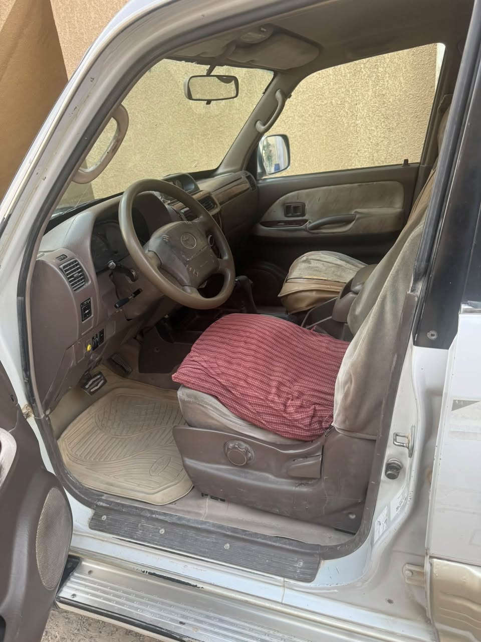 برادو VX • ٢٠٠١ • رقم بغداد