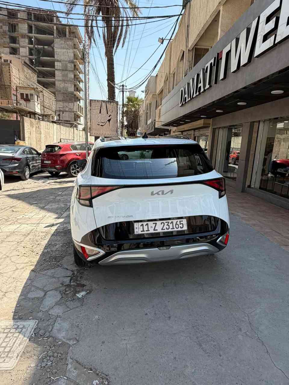 كيا سبورتج خليجي وكالة الدوليه 2024  ماشيه 23 الف السياره على ايديه زيرو اخذته رقم بغداد فول مواصفات 
بنوراما 
كشن تدفئه 
كراسي كهرباء
صندوك كهرباء 
بصمه 
ويل كب 19 
حساسات كامرات
صار بيه طخه باب السايق ترجع على بارد وابيعها على ضربته 
وبيه بارد سابقاً باب الصدر على كد اصبعين 
غير هذني السياره مكفوله 
عنوان السياره كراده العرصات 
السعر / 197قفل
للتواصل /***********
