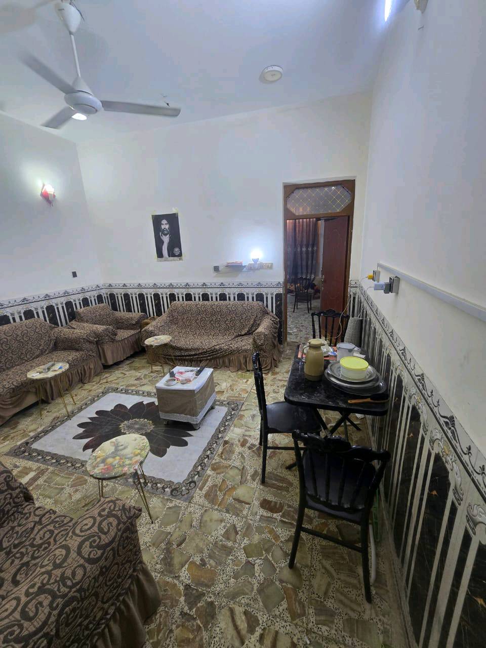 بيت مبادرة ، ١٠٠م مسلح ،  استقبال ، غرفة نوم صالة كبيره مطبخ ، بيتونه ، سطح ، صحيات ٢ ، محافظة الديوانية، حي الزهراء  خلف مضيف الرواجح . 
٦٠ مليون وقرض المصرف العقاري يبقه علي جاي يستقطعون من راتبي 
***********