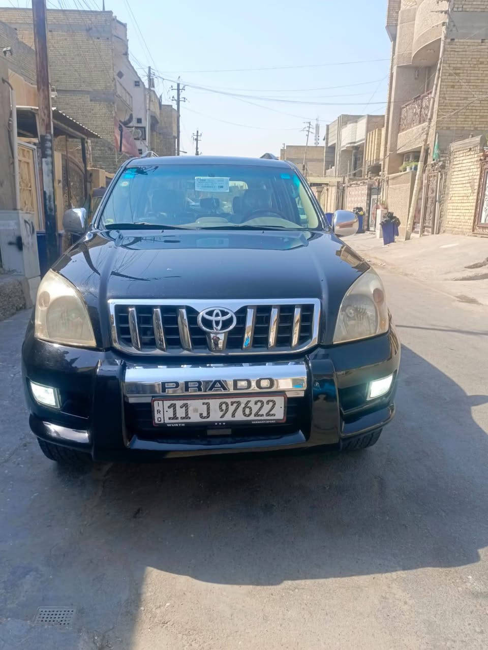 سلام عليكم للبيع تيوته برادو موديل 8 رقم بغداد نكليزي بسمي ..سياره فول كويتي vx  سياره مكفوله من ضربه والكص 
والصبغ عده جاملغ امامي  بدون دواخل ..    فول 6 سلندر  
مكاني بغداد                    الرقم  ***********
