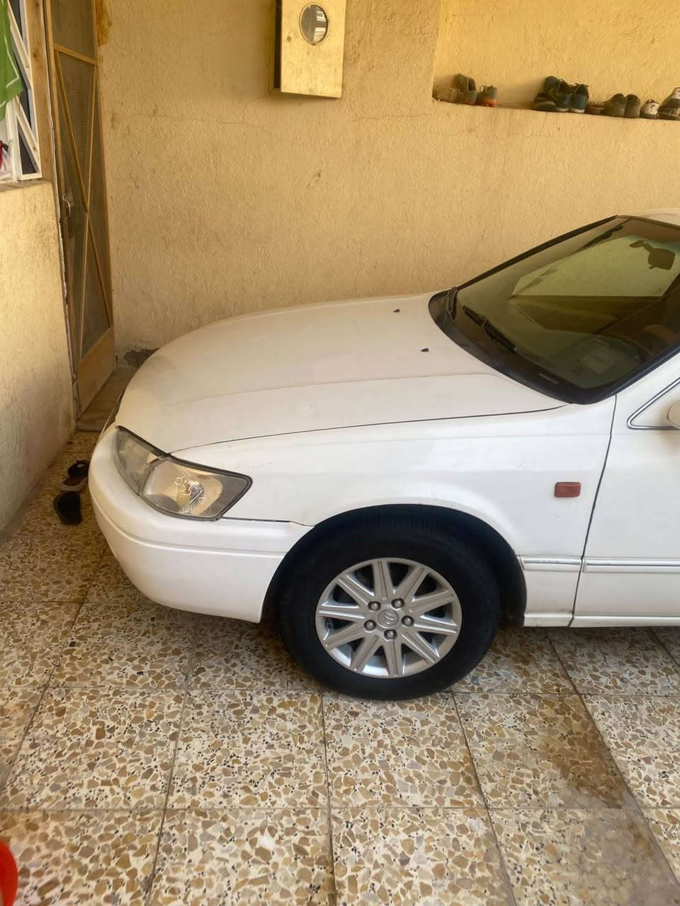 متاح كامري خليجي 
مكينه 4 استندر 
رقم السياره بغداد 
مكانه ميسان 
رقم 
***********
