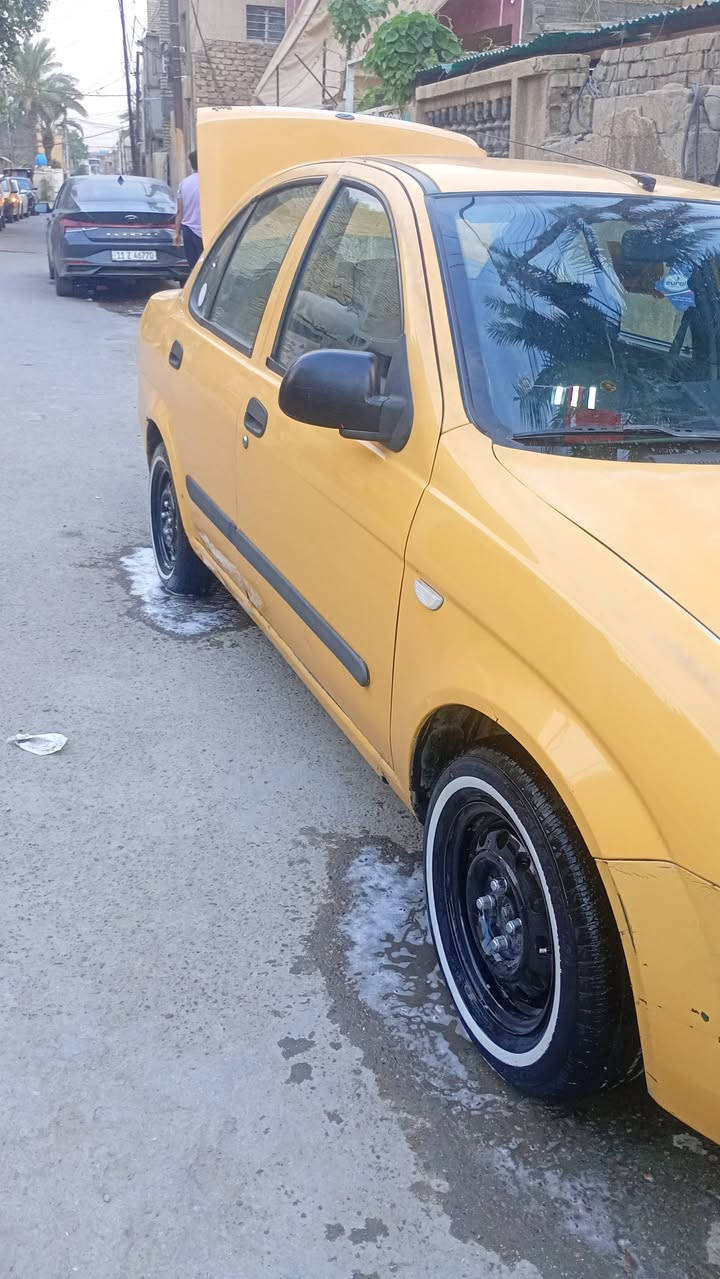 سلام عليكم سياره طيبه موديل ١٥ كير مكينه مكفوله بس تبريد ما  يشتغل صدر حلو ونضيف سعر   بثنين تلاثين وبيهه مجال  *********** هيه وغرامه مصفره فقط زحفرانيه شارع لمحد
