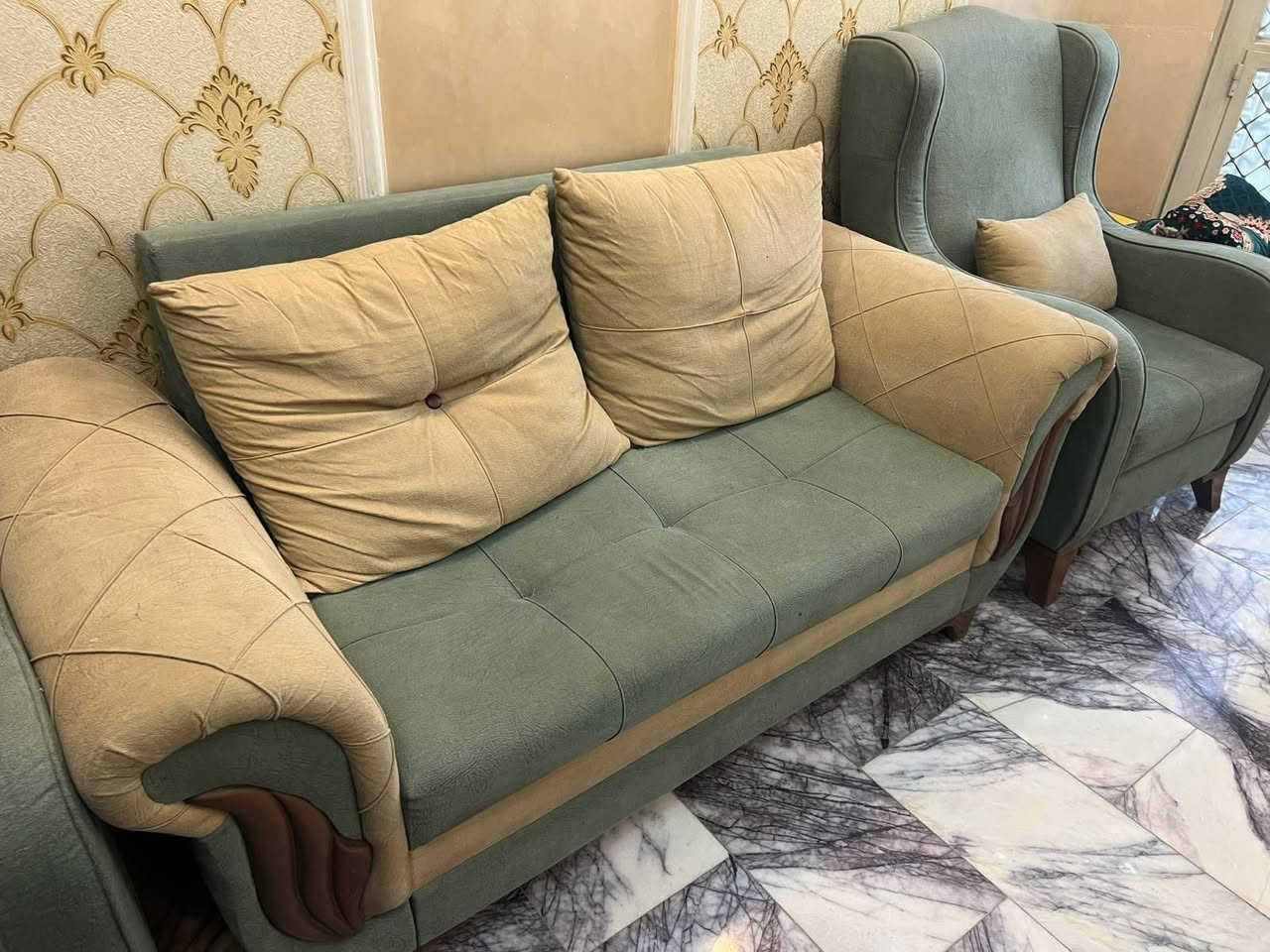 ١٠ مقاعد والطبلات هديه ٢٧٥ طالبيه ***********
