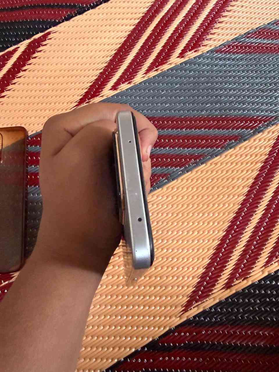 سلام عليكم جهاز هونر x7d للبيع صارلي 3 اشهر من اشتريته ولجهاز جديد كلشي مابي
موصفاته حلوه 
البطارية

mAh 6500

ذاكرة الوصول العشوائي

۸,۰ غ. ب

مساحه 256 

كامرته حلوه 

بل بوبجي يشغل 60 فريم حقيقي وسلس

السعر 225 وبي مجال بسيط 

الاستفسار خاص او على هذا الرقم

***********

عنواني بغداد المدينه 

تحب تشوف صور جهاز راسلني خاص
كارتونه موجوده بس الشاحنه ماكو
