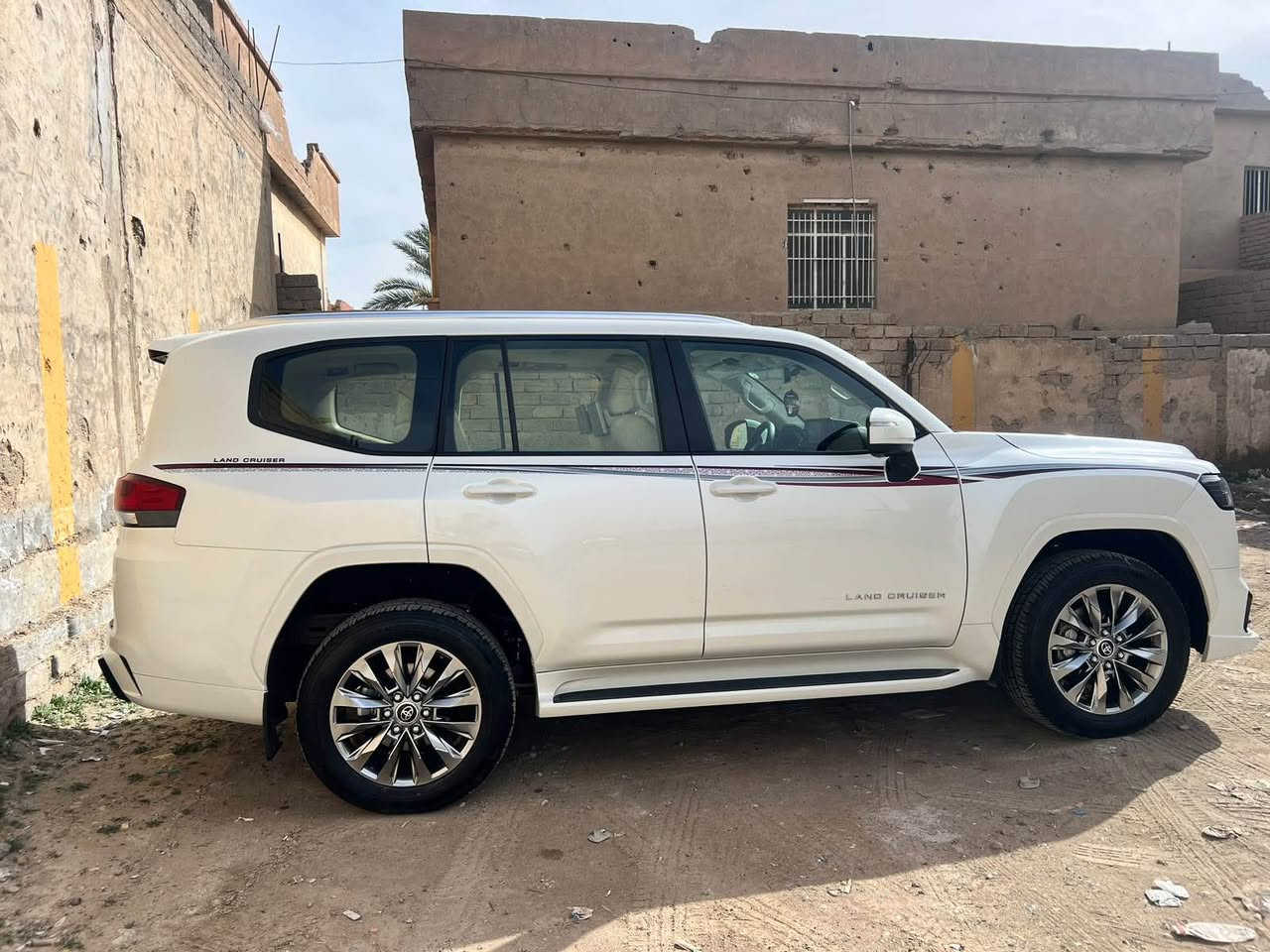 السلام عليكم لاندكروز بريم 
موديل  2025 
رقم اربيل مميز 
GXR LIMITED 
ماشيه 42 الف 
مكفوله كفاله عامه 
رادار امامي خلفي 
السياره فول مواصفات 
مكانها صلاح الدين تكريت  او بيجي 
للاستفسار اكثر ***********/*********** تكريت, عكار

نص مكتوب في الصور:
- مستشفى تكريت التعليمي
- تكريت, Iraq