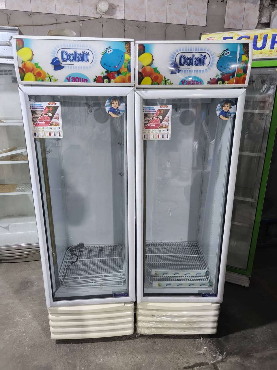 يوجد وجبه جديده من العارضات العموديه والطرحيه ومجمدات وثلاجات بأسعار مناسبه شرط الشغل والتبريد مع نظافه السلعه للاستفسار ع الرقم ***********عنوان ناصرية شارع صلاه الجمعه مقابيل ساحه العمال سابقاً معرض تبارك الرحمن
