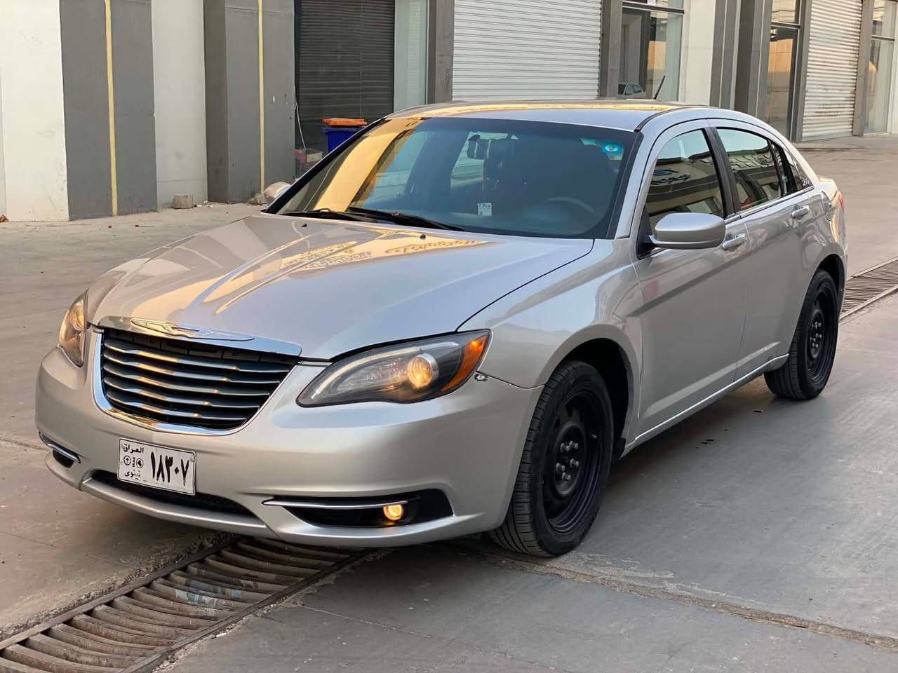 السعر 87$$        *********** 
كرايسلر C200 مكينه كير شرط تبريد شغال ماشيه 90 حجم 2400 اربعه سلندر صبغ قطعتين بخ بدون دواخل مالتقحيل كير توماتيك جامات كهرب شاشه كاميره تحكمات جهتين رقم نينوى شرعي موجود شرط التحويل
