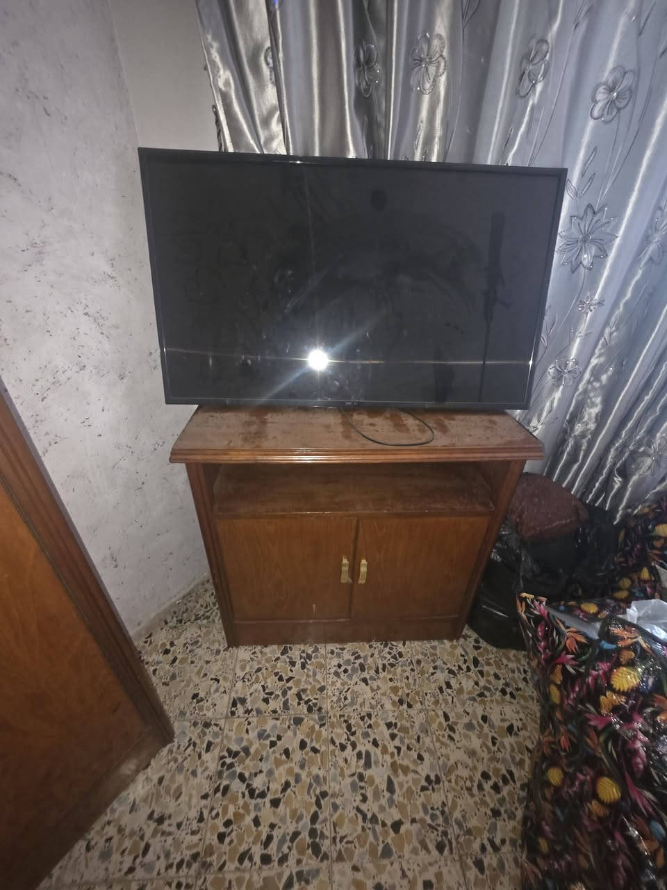 غرفة نوم للبيع
 شغل عراقي ثقيل 
نضيفة جدا  سعر مناسب  بغداد الدولعي
***********
