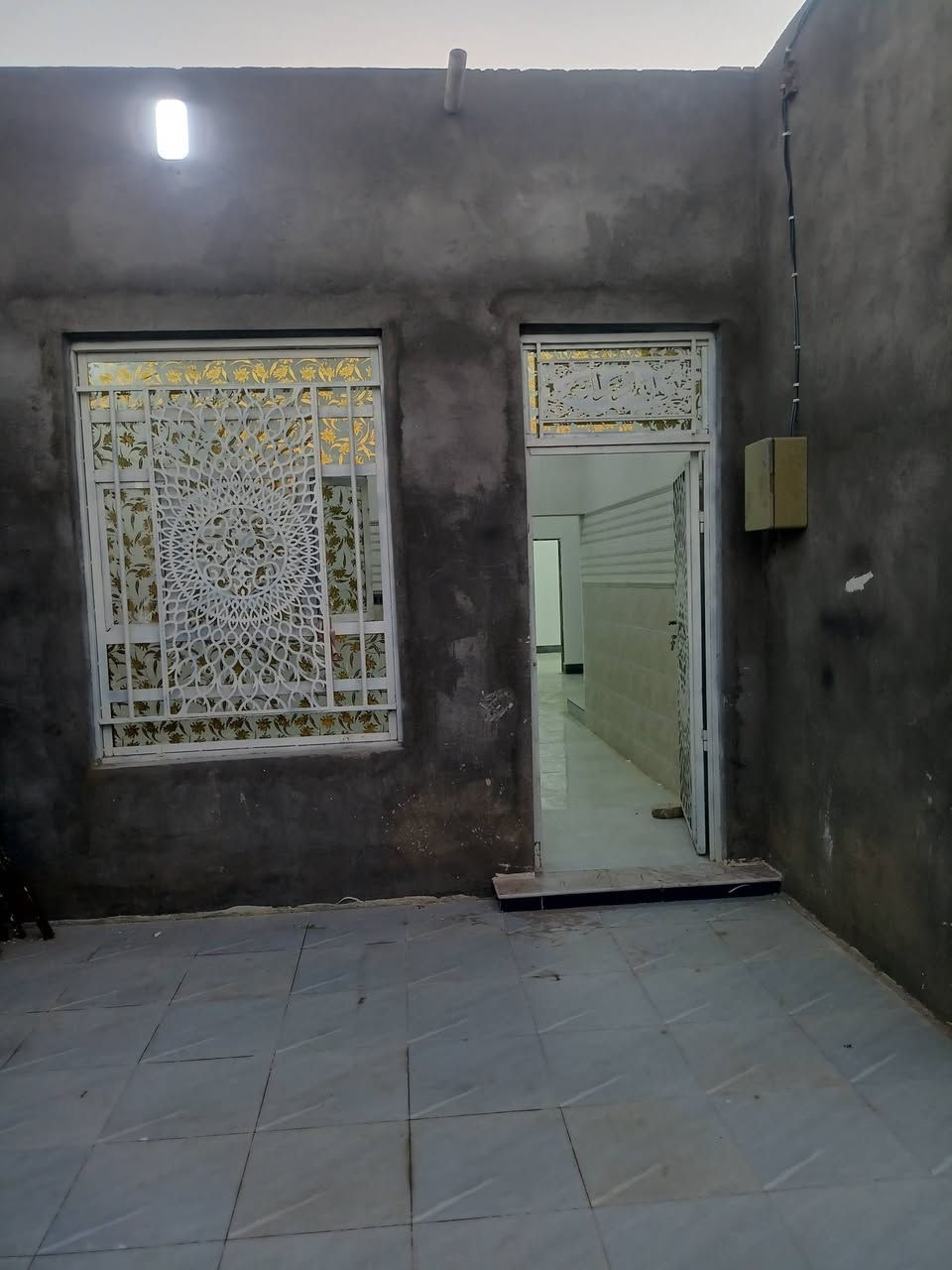 بيت زراعي • قرب السجن الاصلاحي • ٢٠٠م