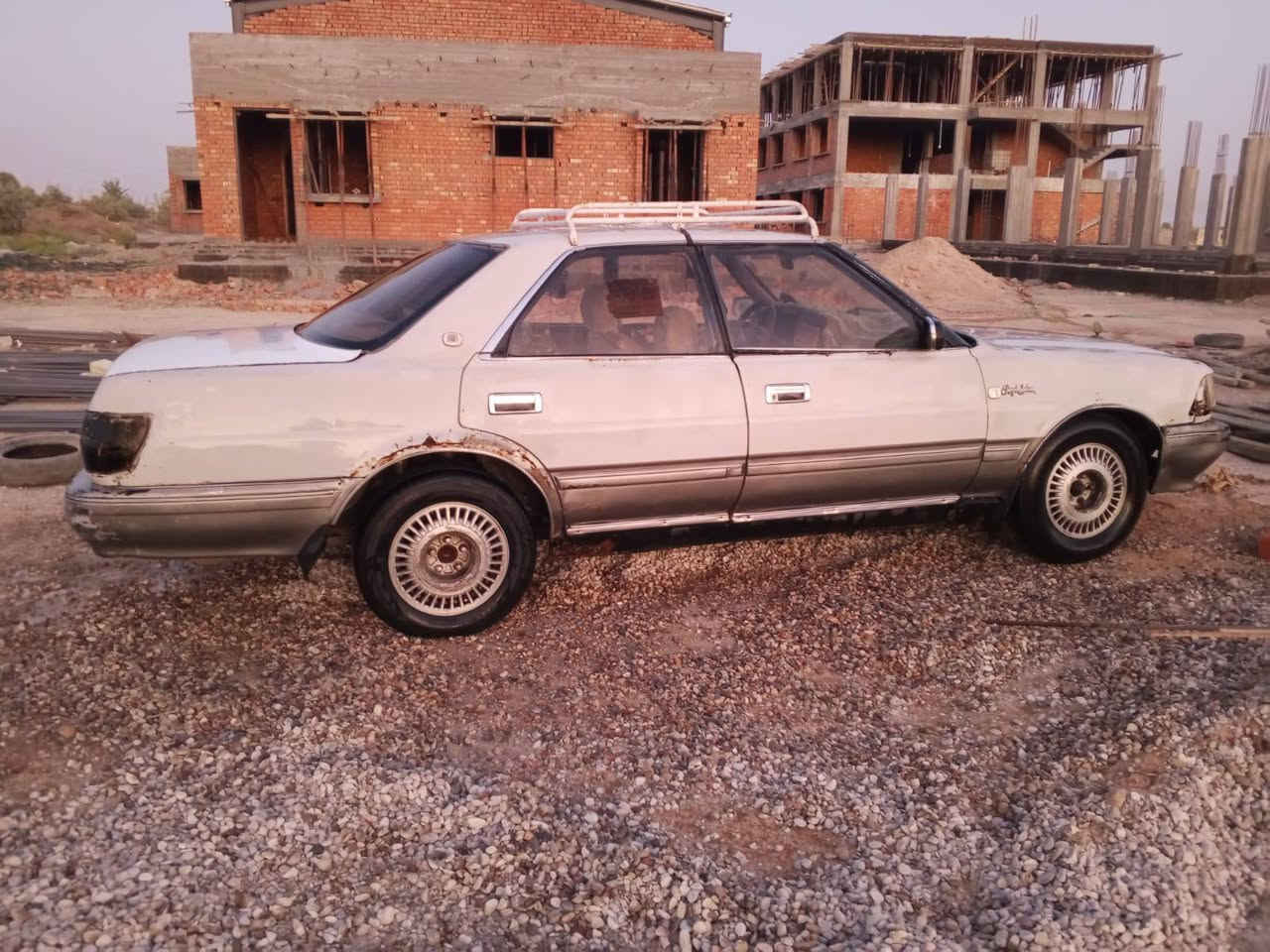 سلام عليكم هارتوب موديل 1991رقم انبار دولي الجديد گير محرك وحداديه شرط الگشر حلو السياره خير من الله ماناقصها شي وسعرها حلو مناسبه ترايك من السماوه للبصره مكان السيارة الرميثه السعر 24وبيها مجال رقم صاحب السياره ***********
