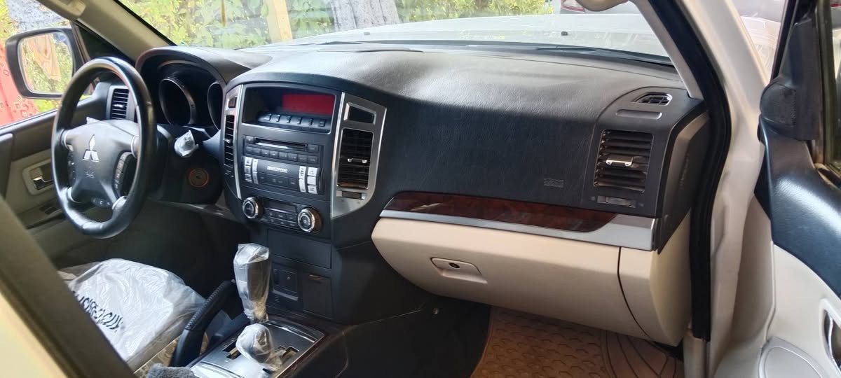 فول مواصفات حبتوور
رقم بغداد
صبغ فقط بنيد باقي مكفول  
السعر ١٥٢ بيها مجال بسيط 
سياره نظيفه كله جديد مكينه كير حداديه 
رقم تواصل ***********
